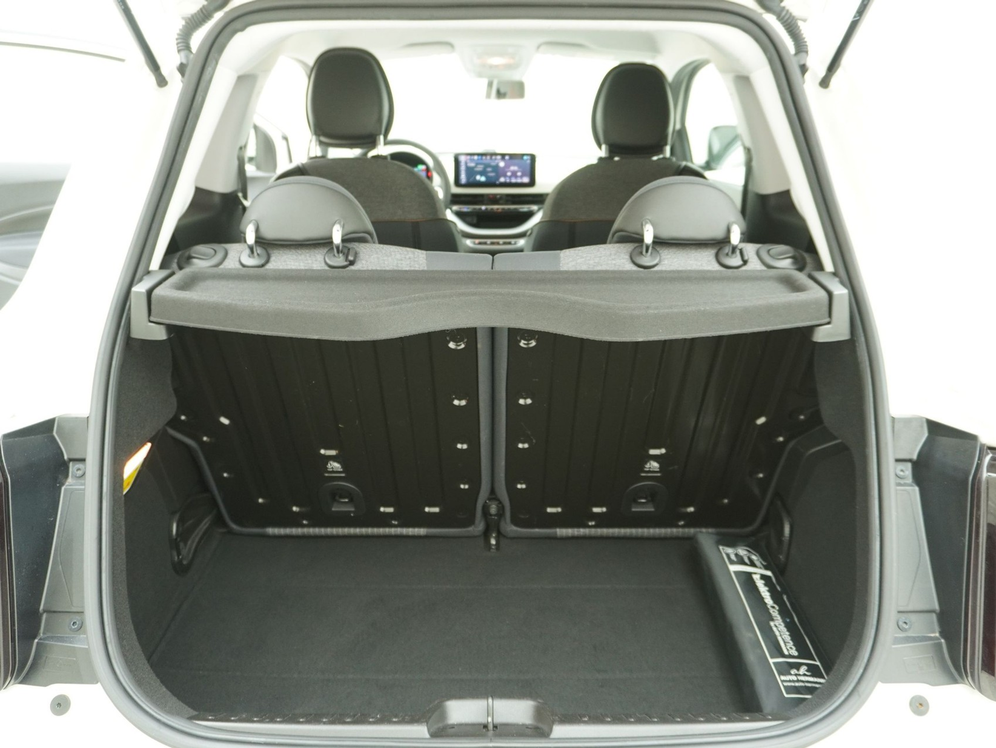 listing desktop thumbnail image 11