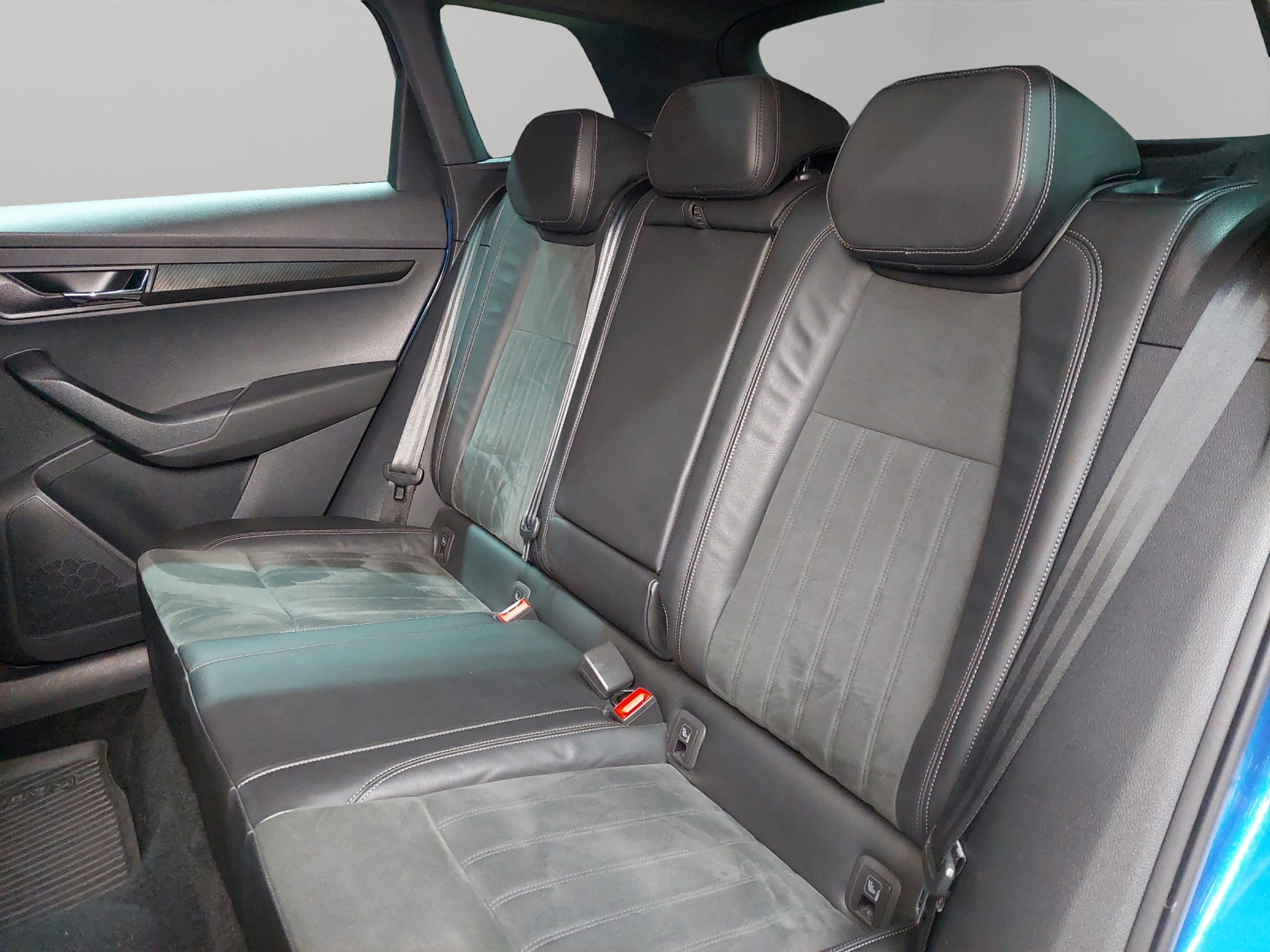 listing desktop thumbnail image 7