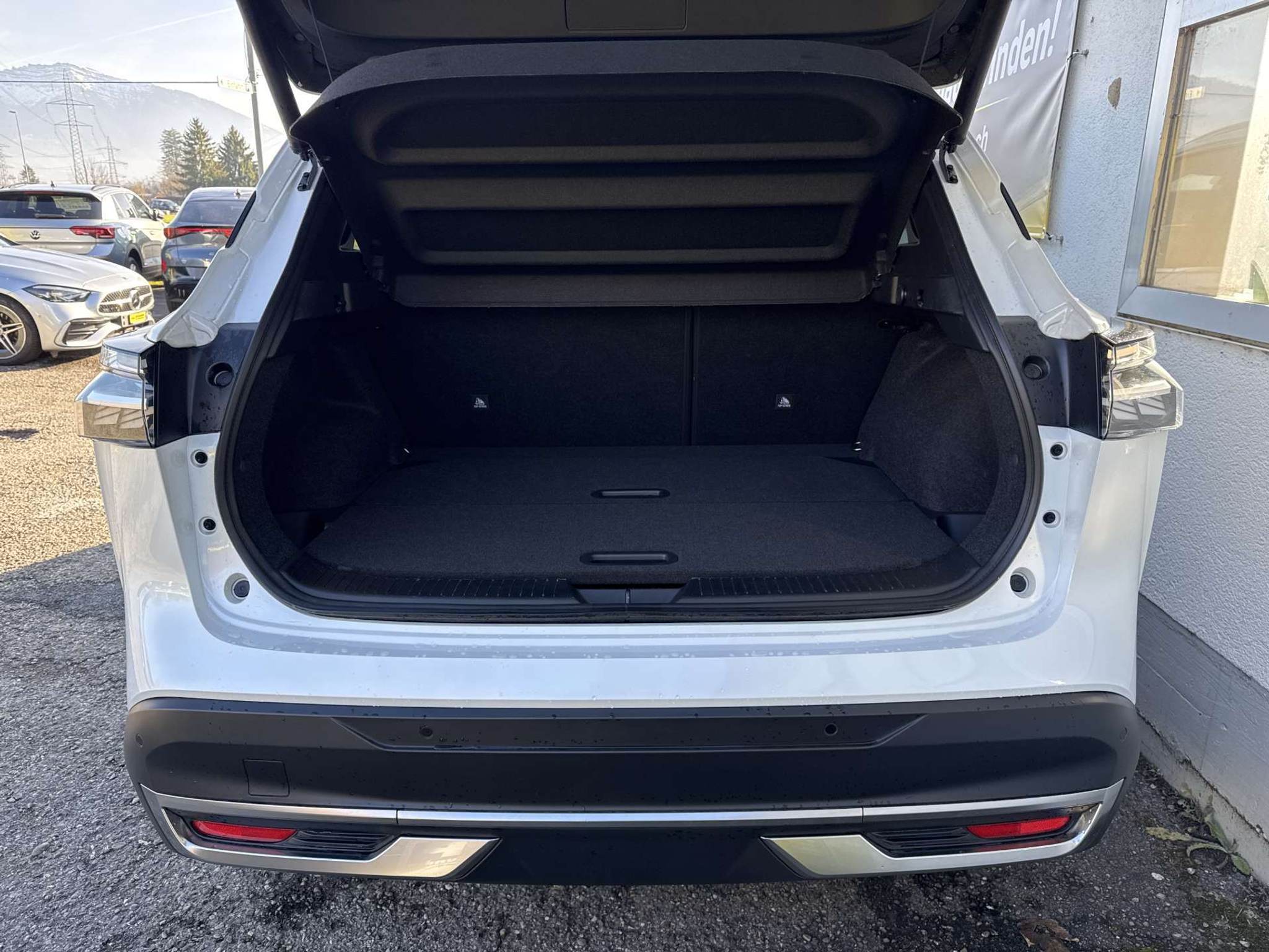 listing desktop thumbnail image 8