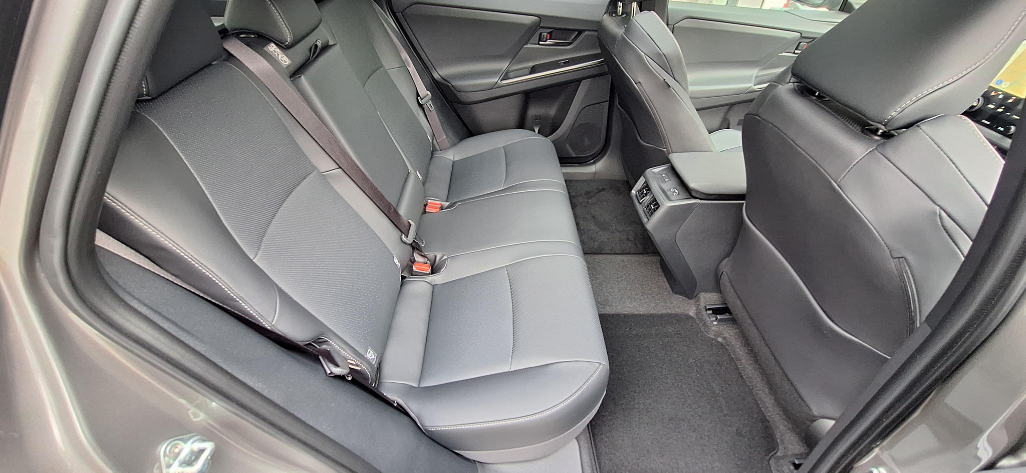 listing desktop thumbnail image 7