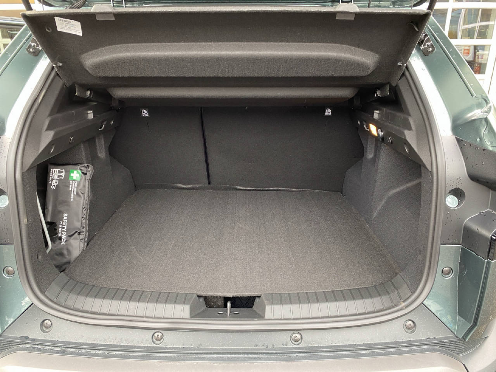 listing desktop thumbnail image 9