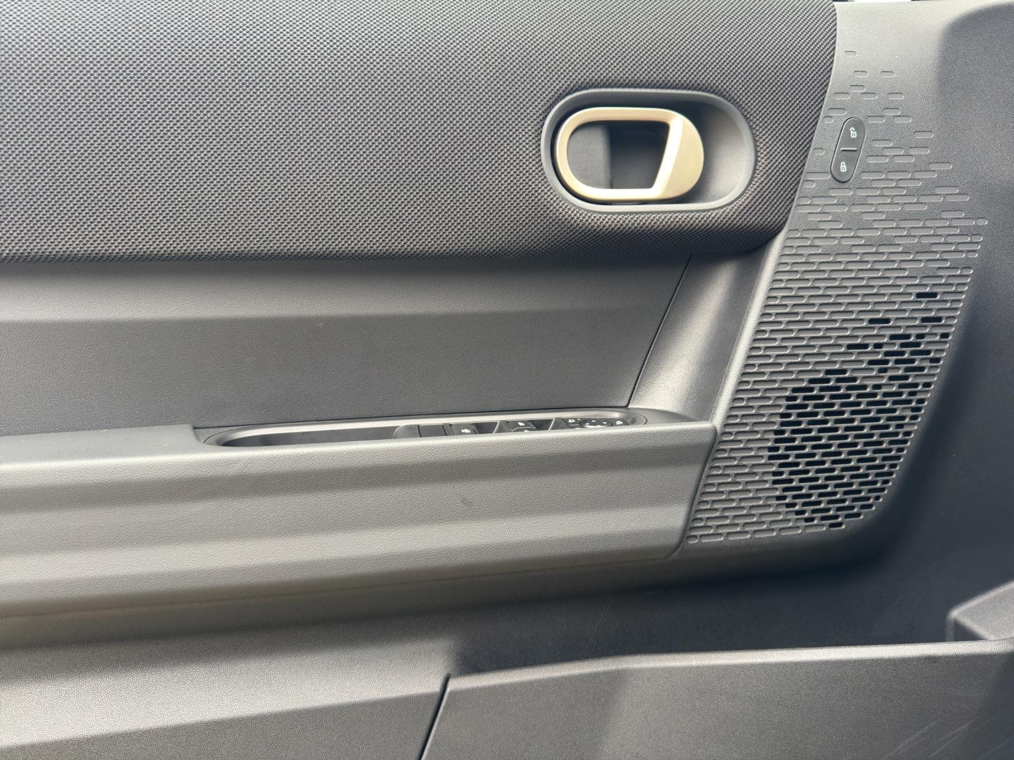 listing desktop thumbnail image 17