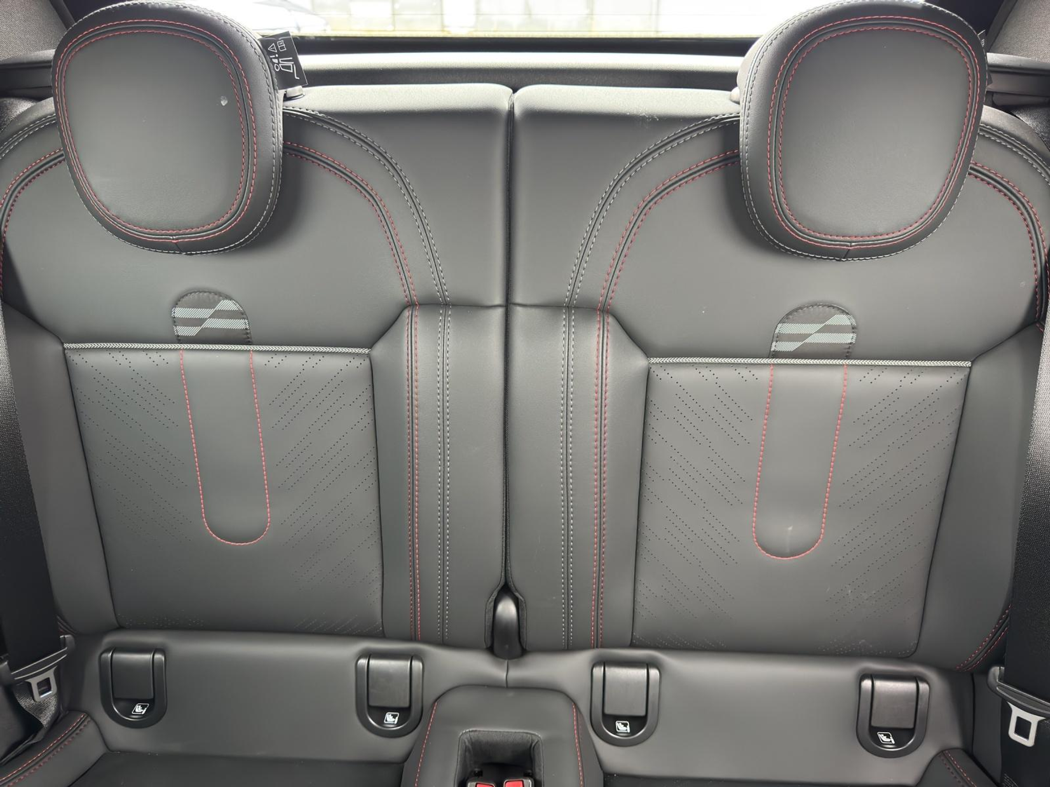 listing desktop thumbnail image 16