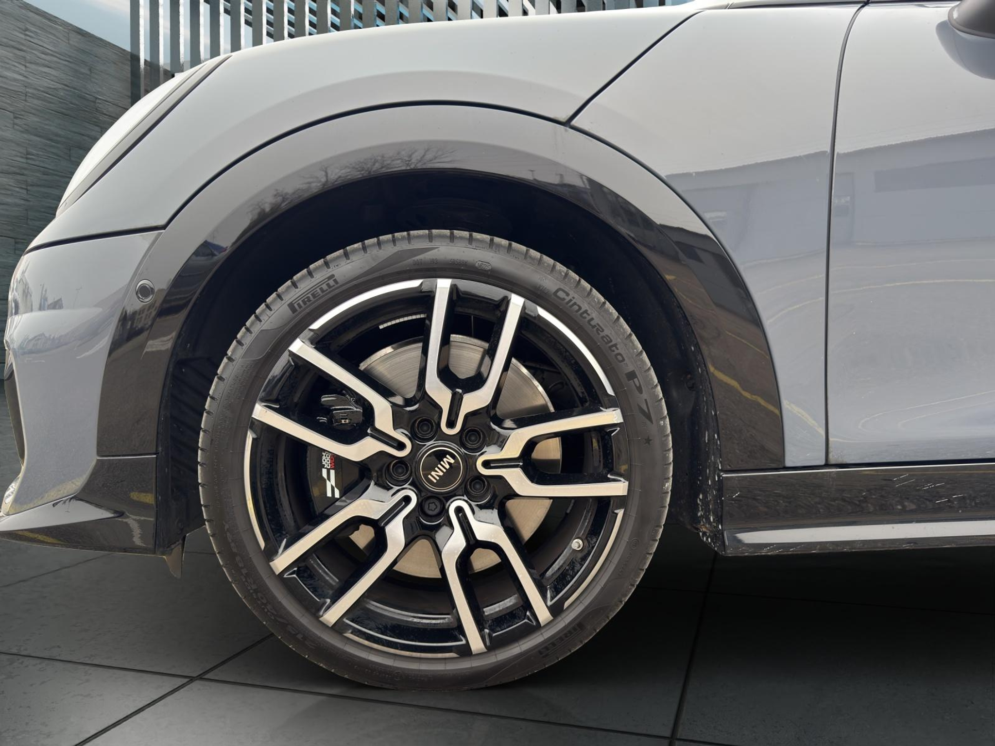 listing desktop thumbnail image 8