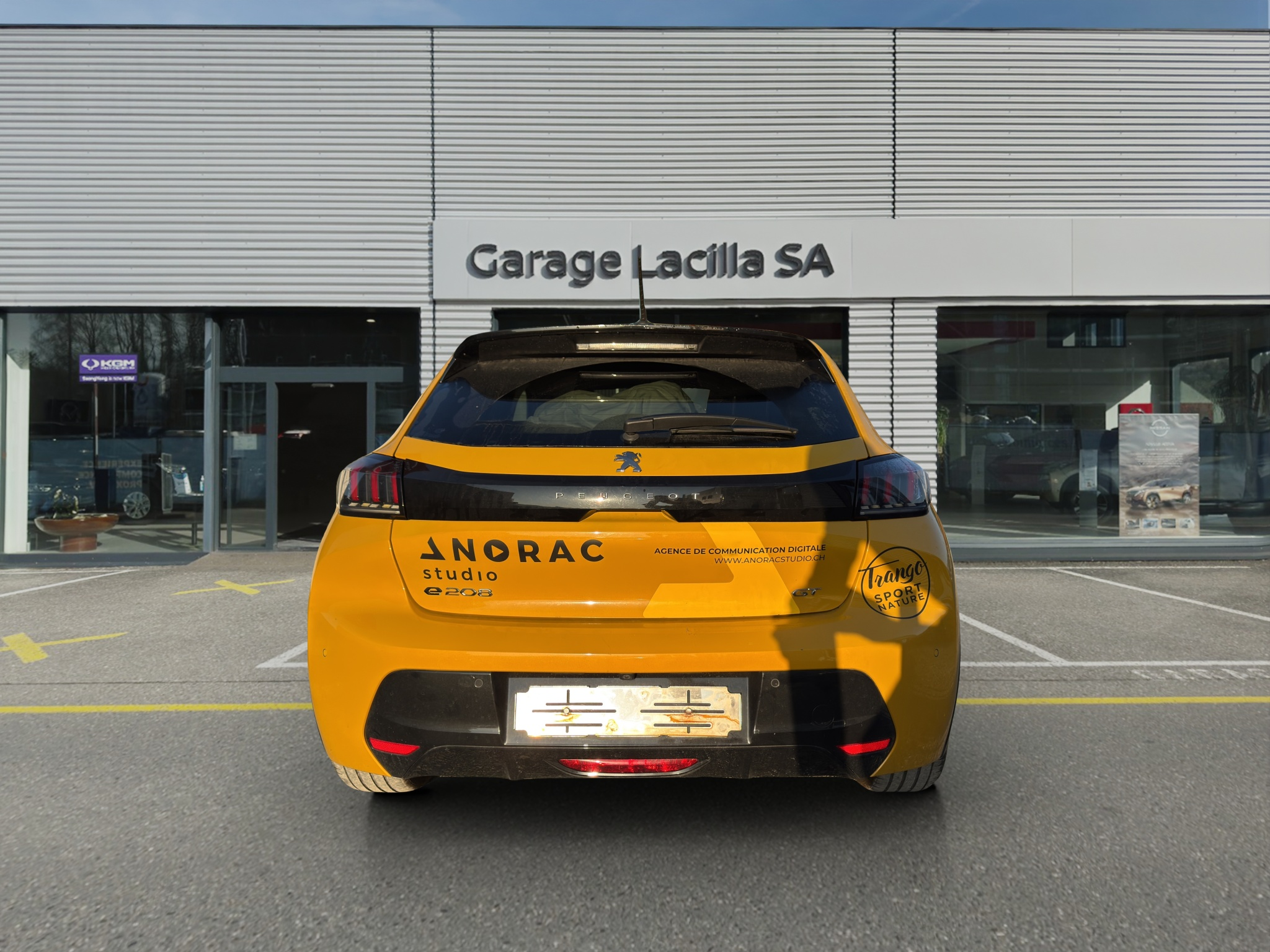 listing desktop thumbnail image 4