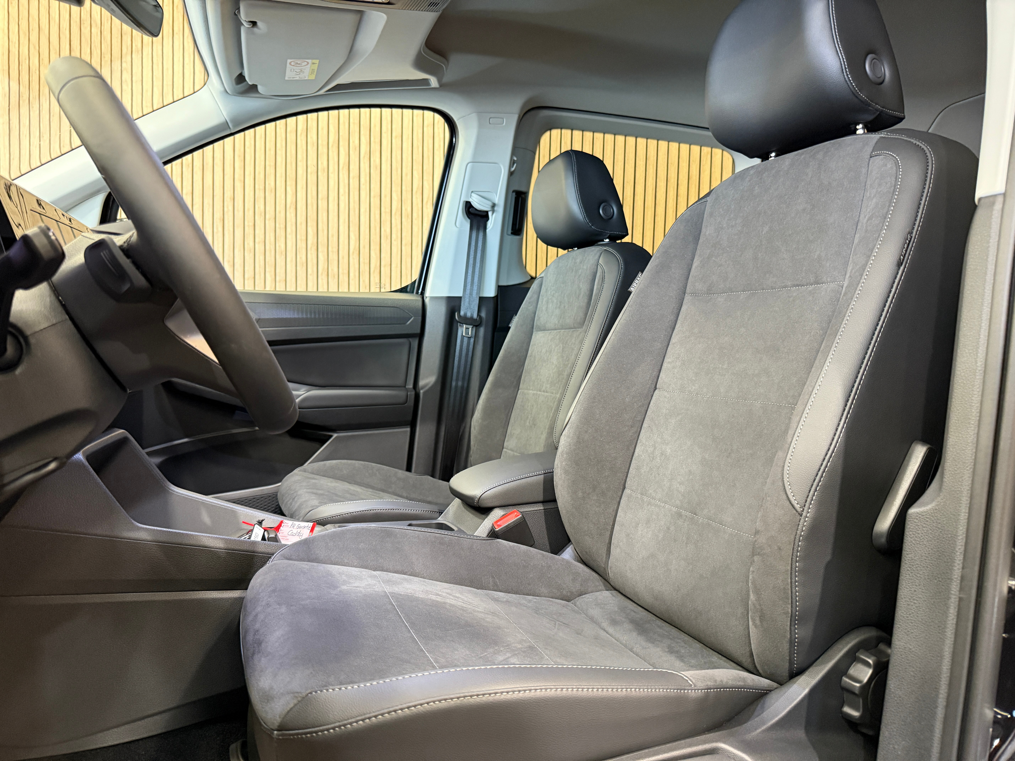 listing desktop thumbnail image 7