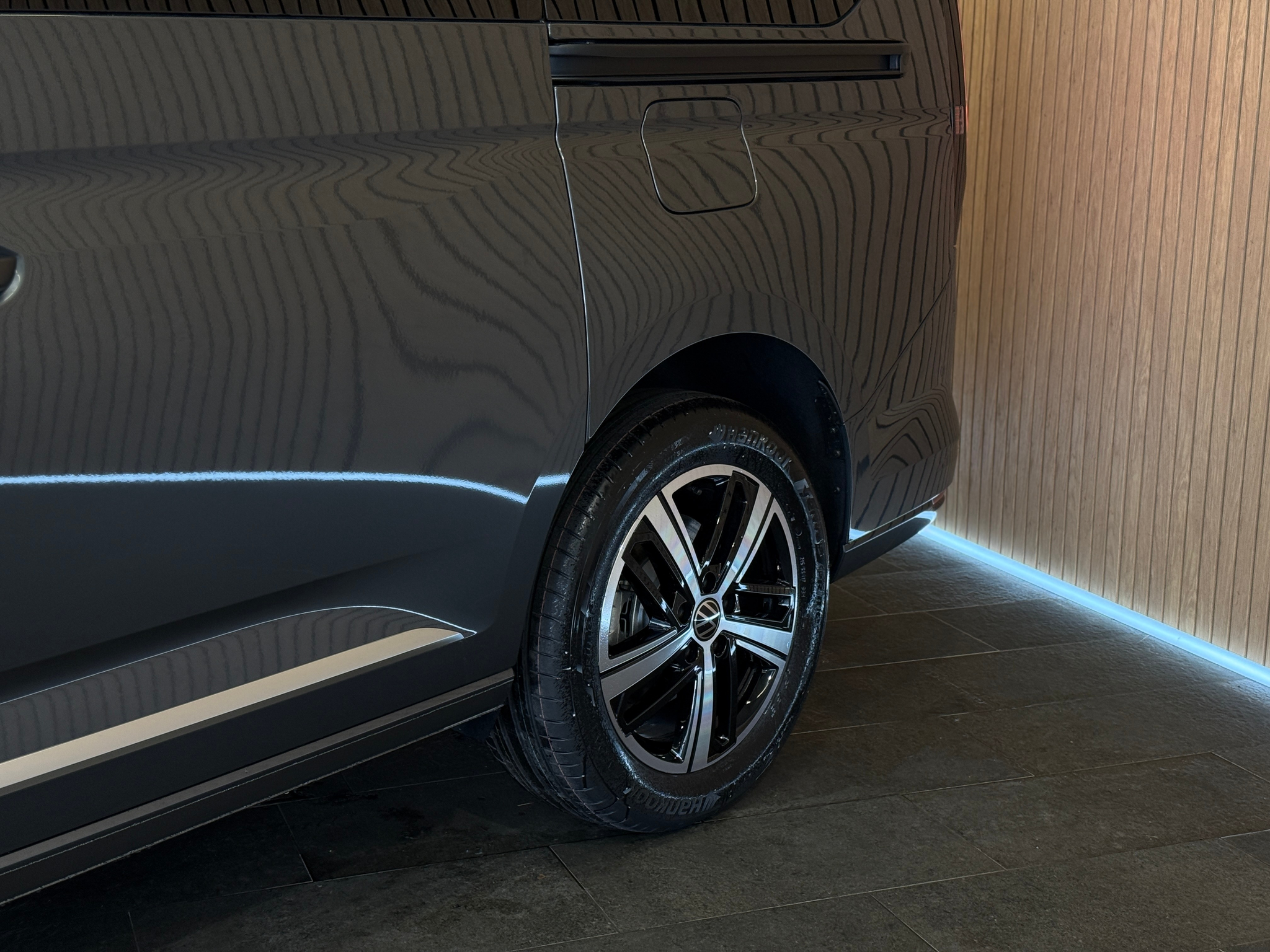 listing desktop thumbnail image 2