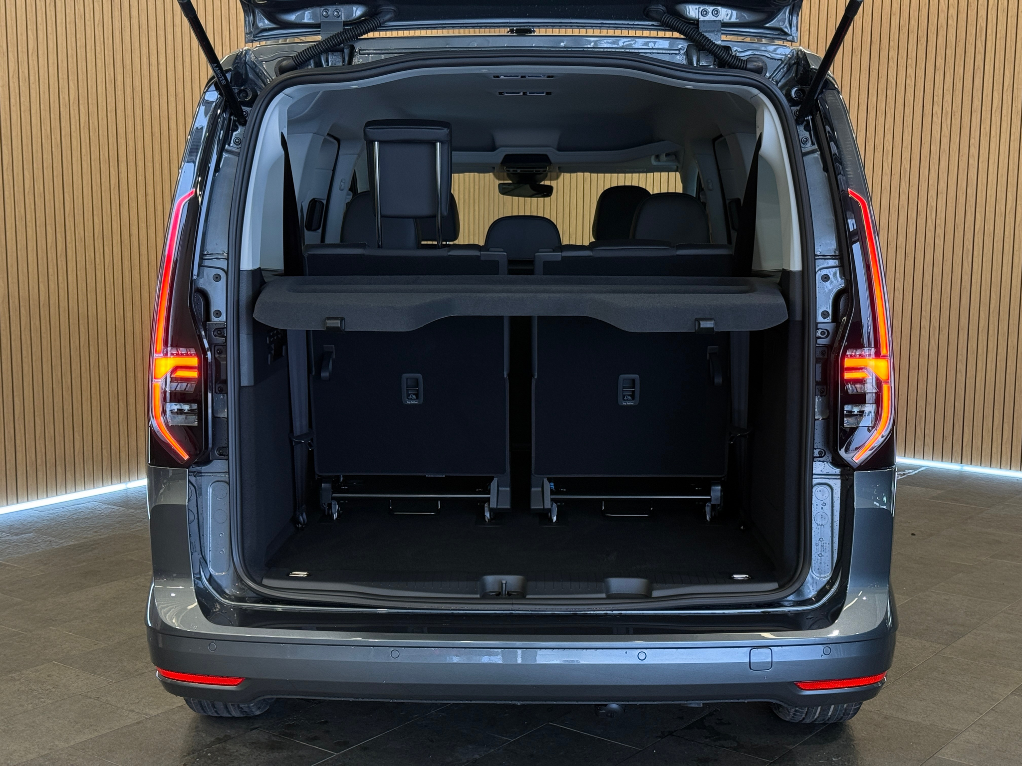 listing desktop thumbnail image 3