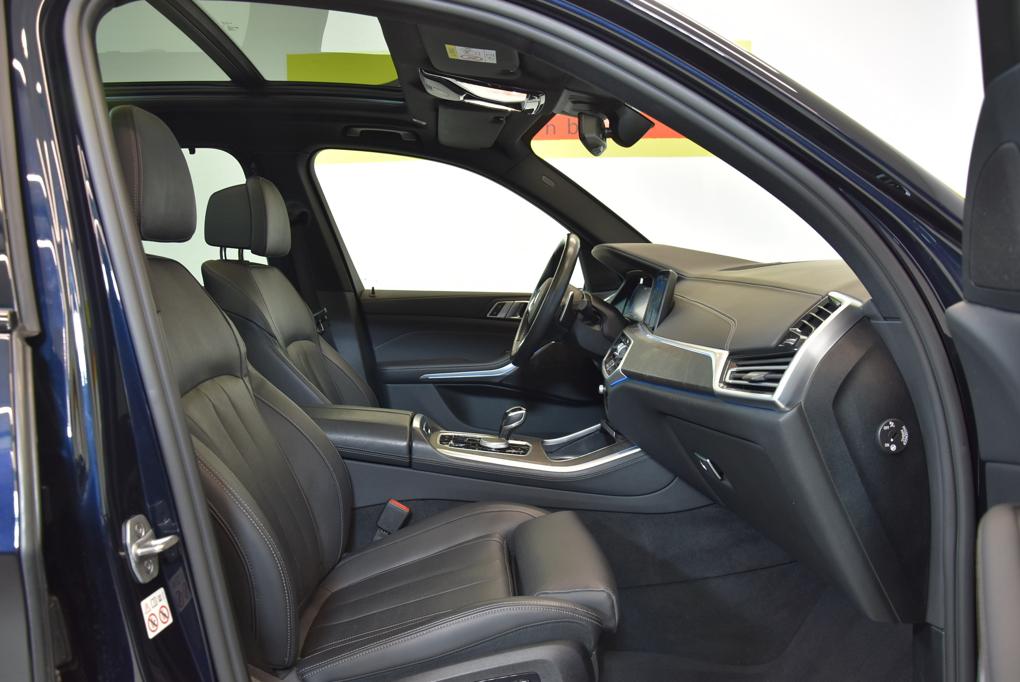 listing desktop thumbnail image 3