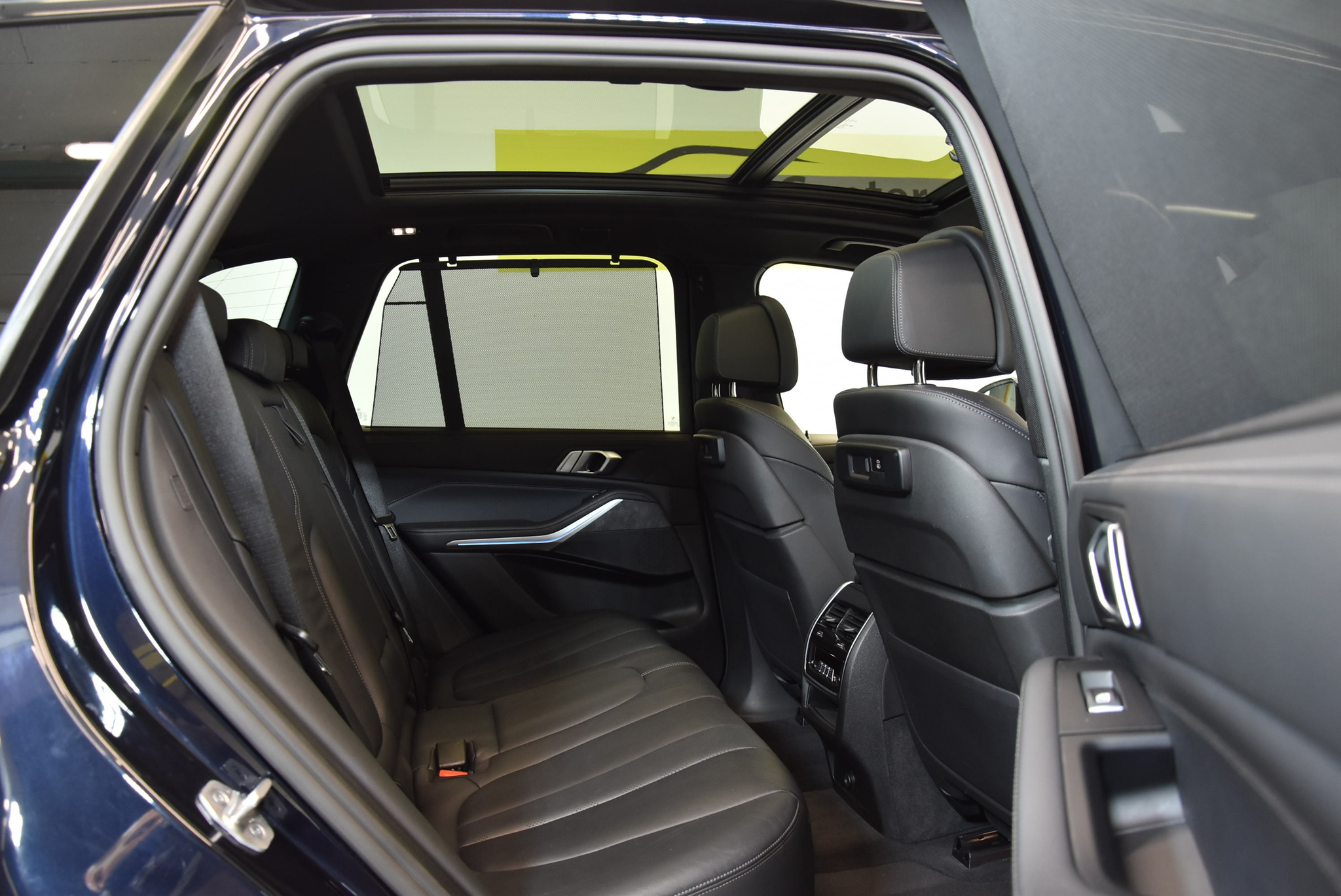 listing desktop thumbnail image 4