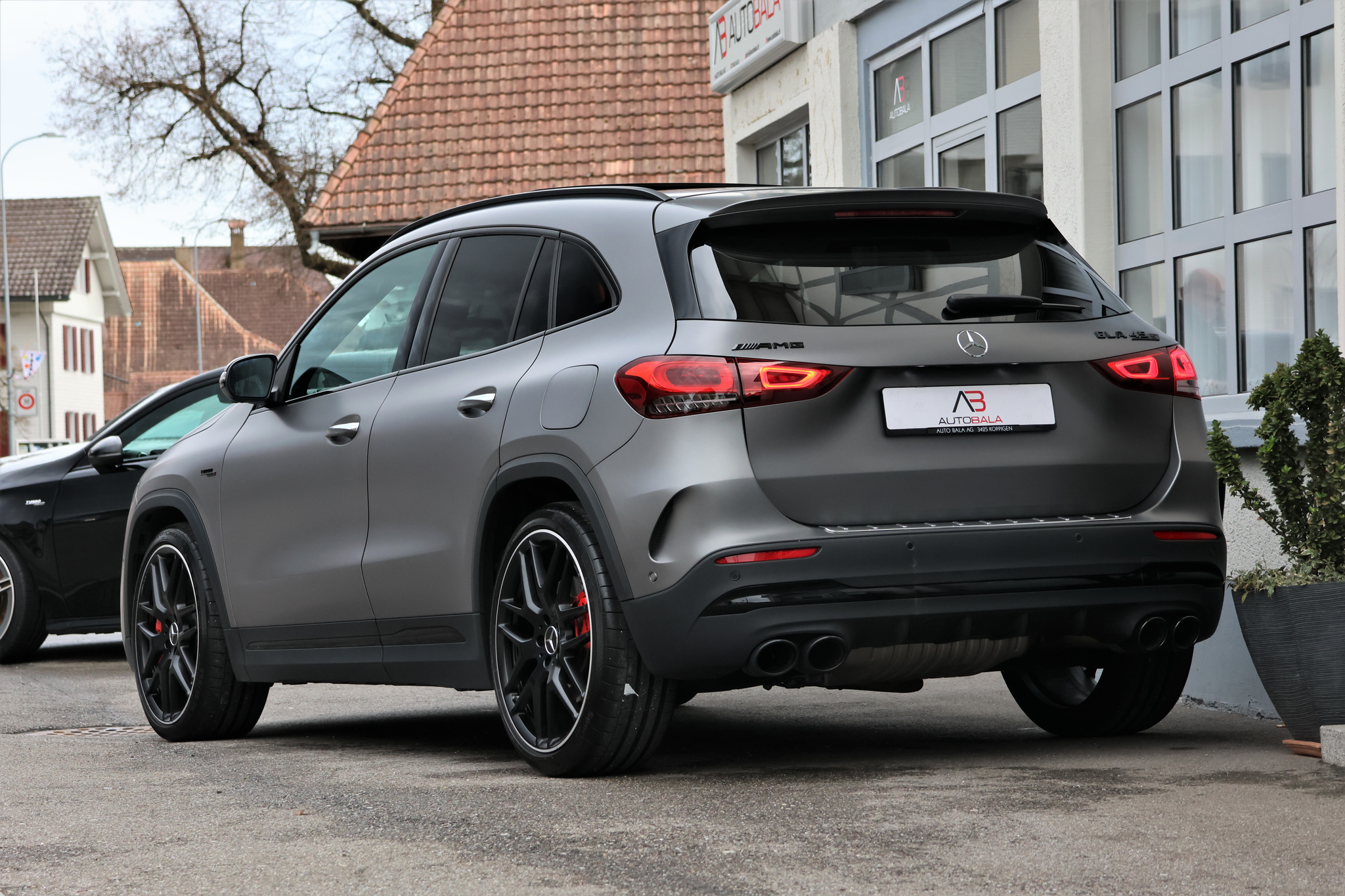 listing desktop thumbnail image 2