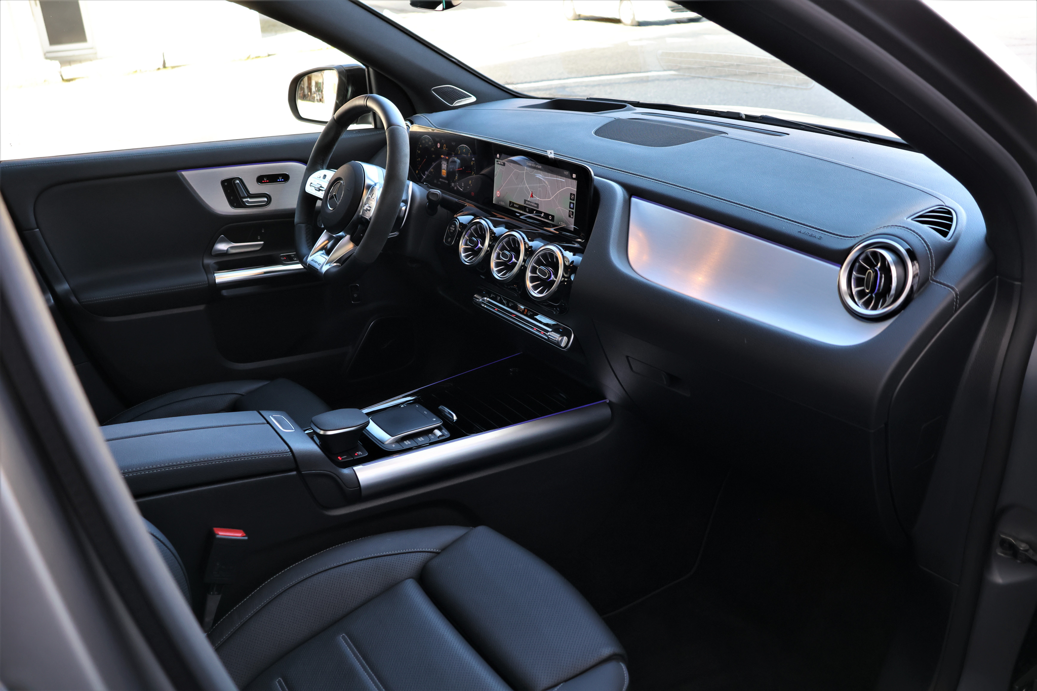 listing desktop thumbnail image 18