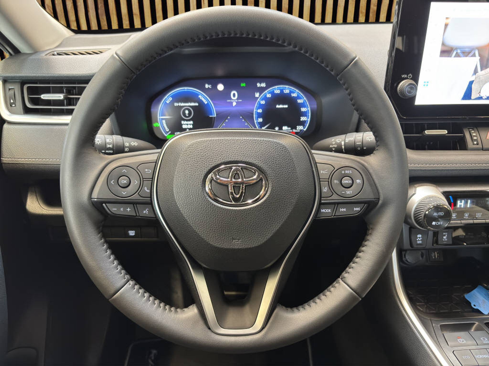 listing desktop thumbnail image 8