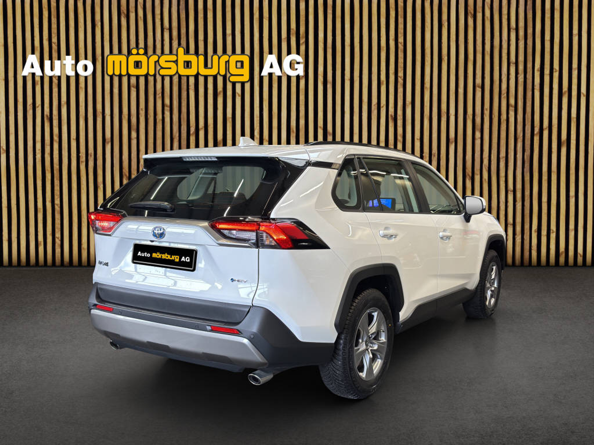 listing desktop thumbnail image 2