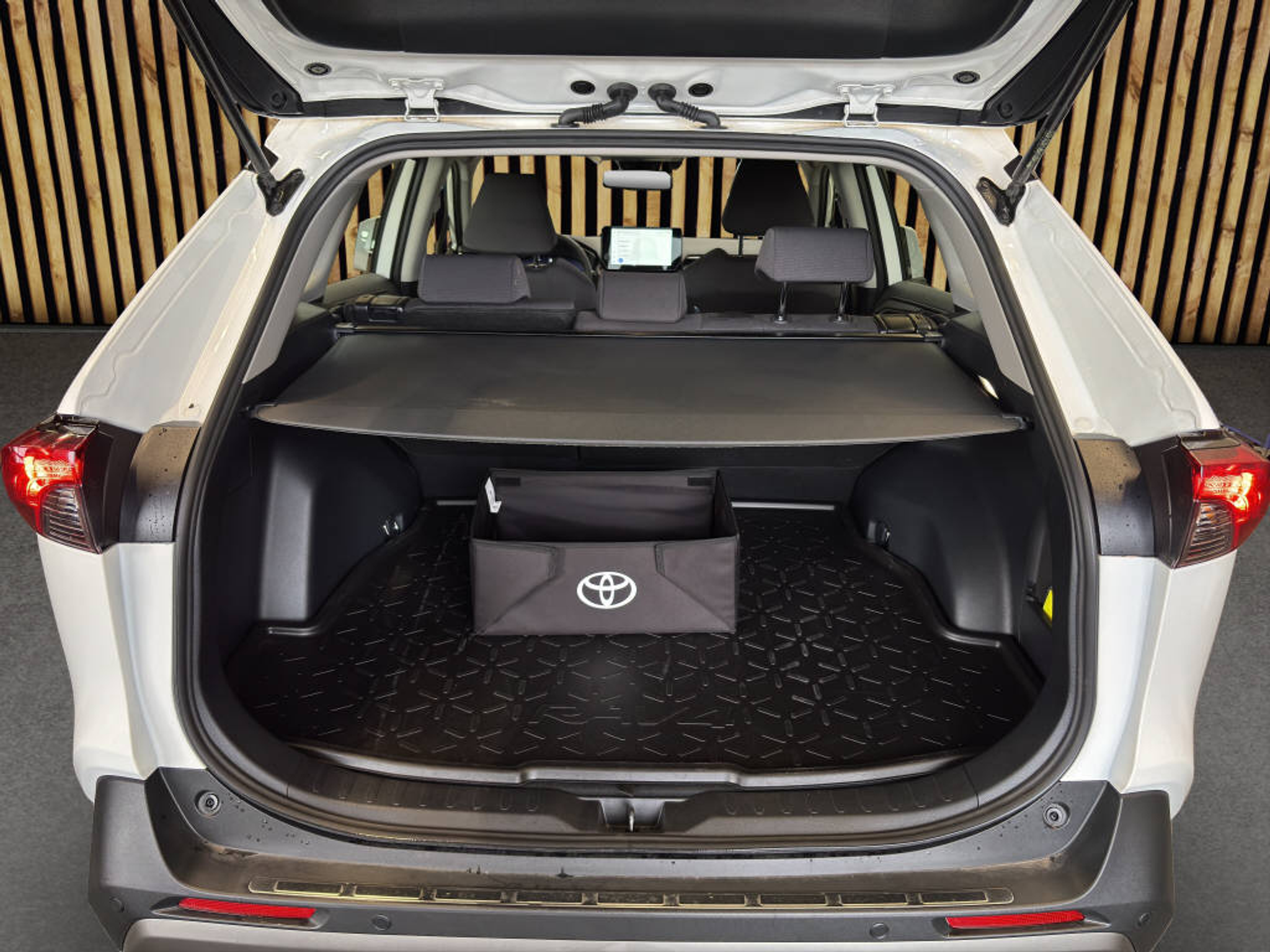 listing desktop thumbnail image 14