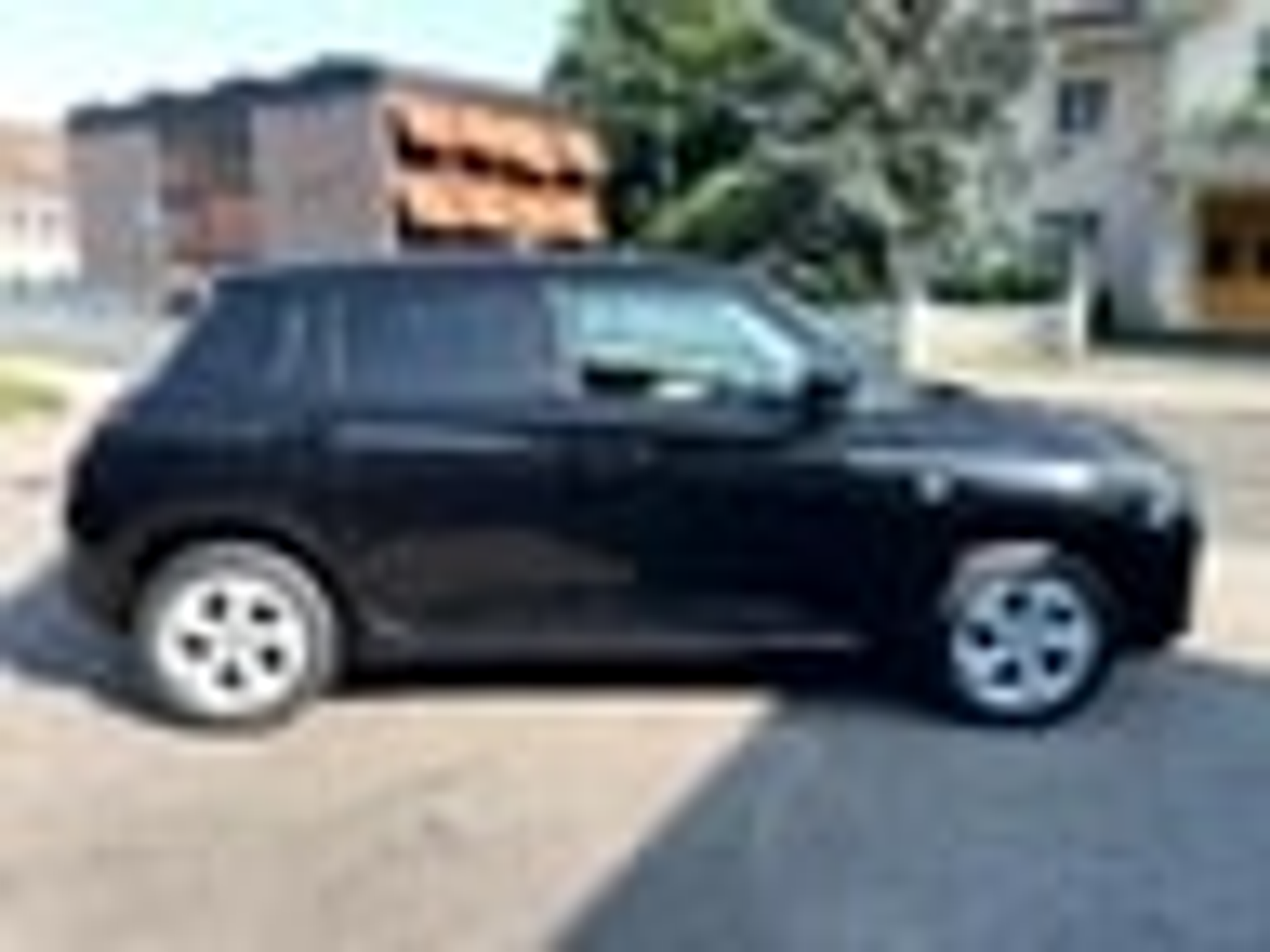 listing desktop thumbnail image 5