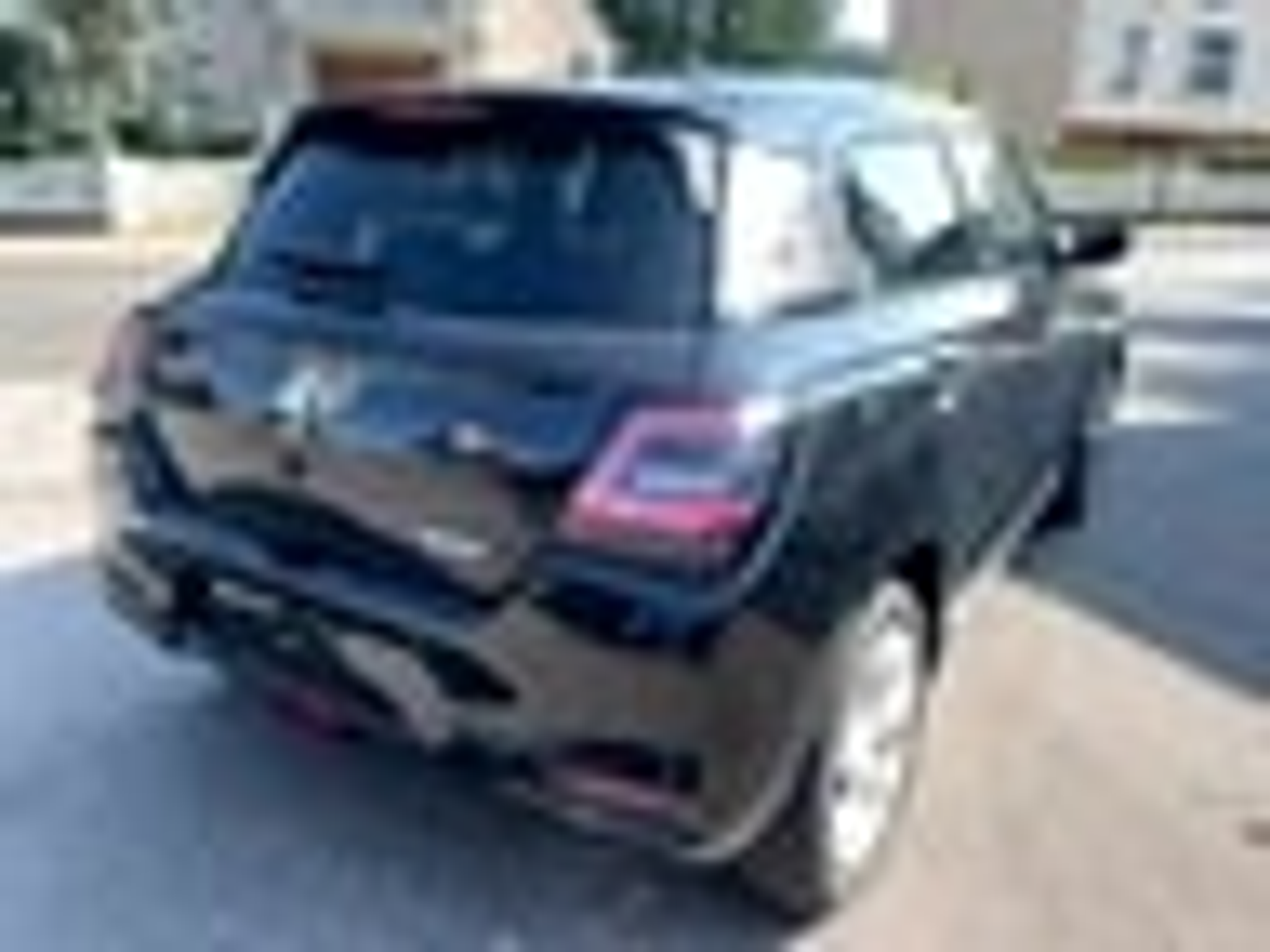 listing desktop thumbnail image 4