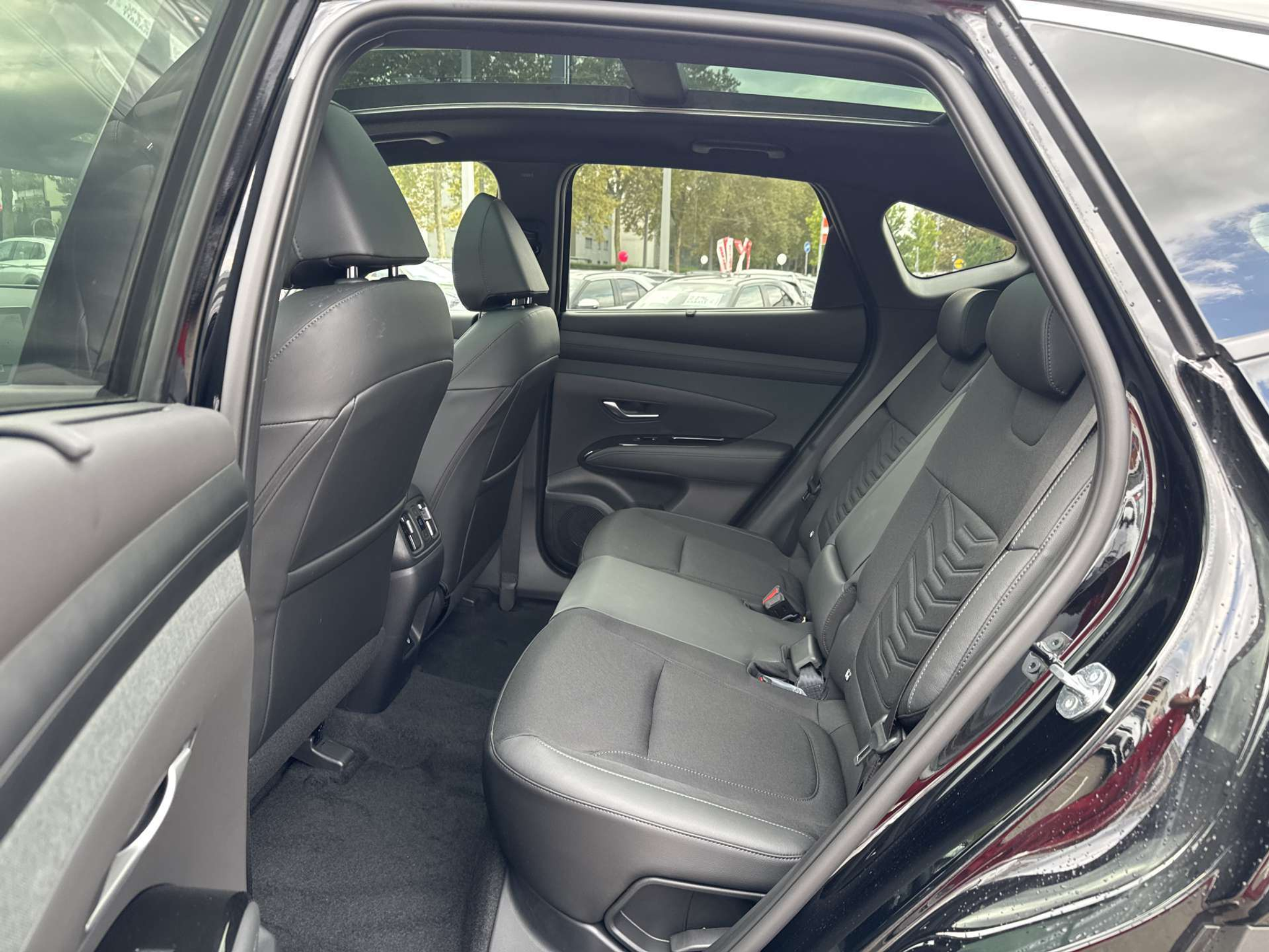 listing desktop thumbnail image 6