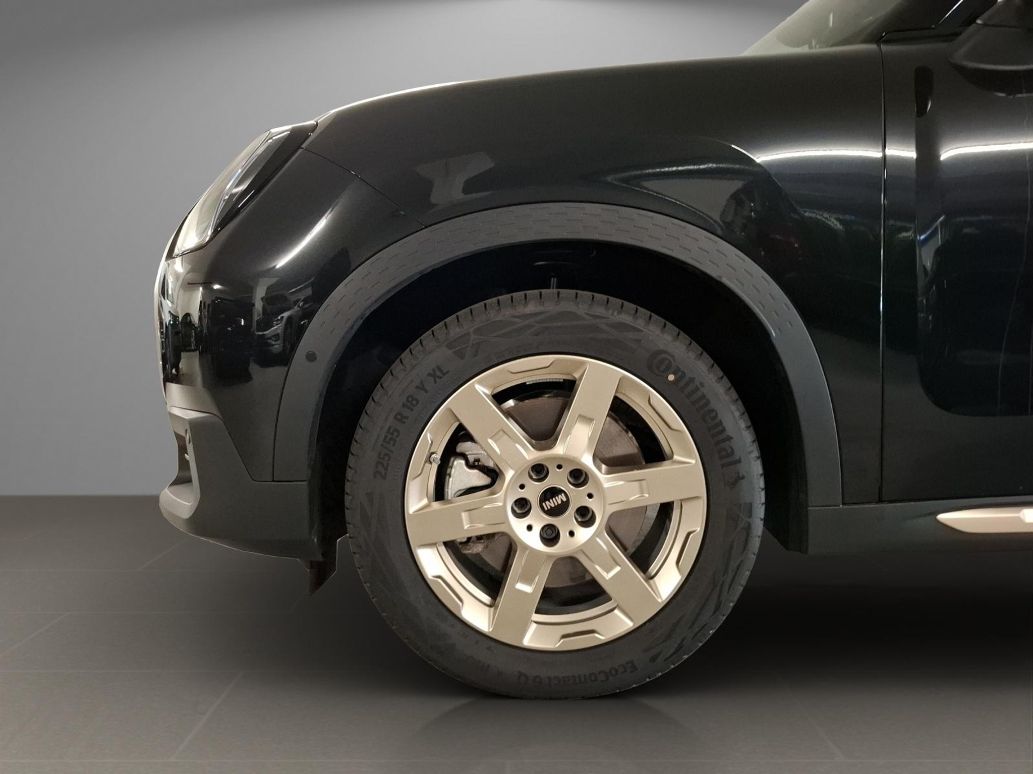 listing desktop thumbnail image 2