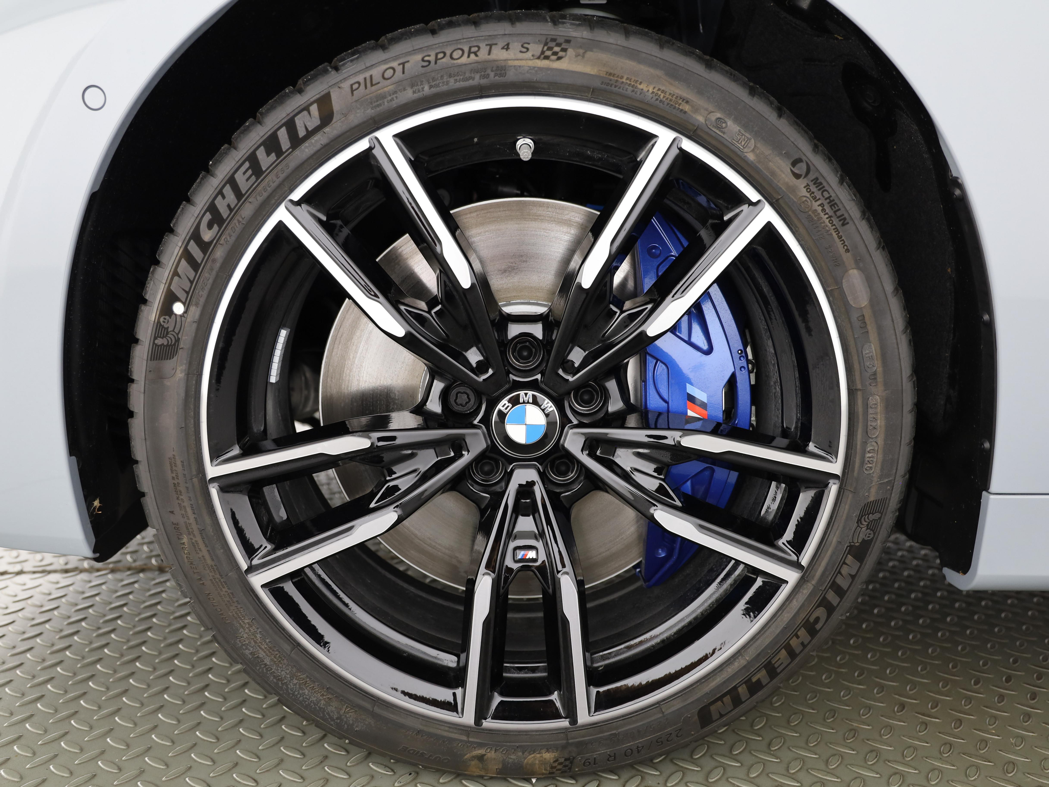 listing desktop thumbnail image 19