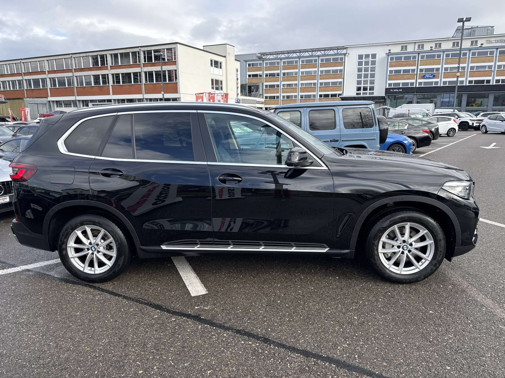 listing desktop thumbnail image 10