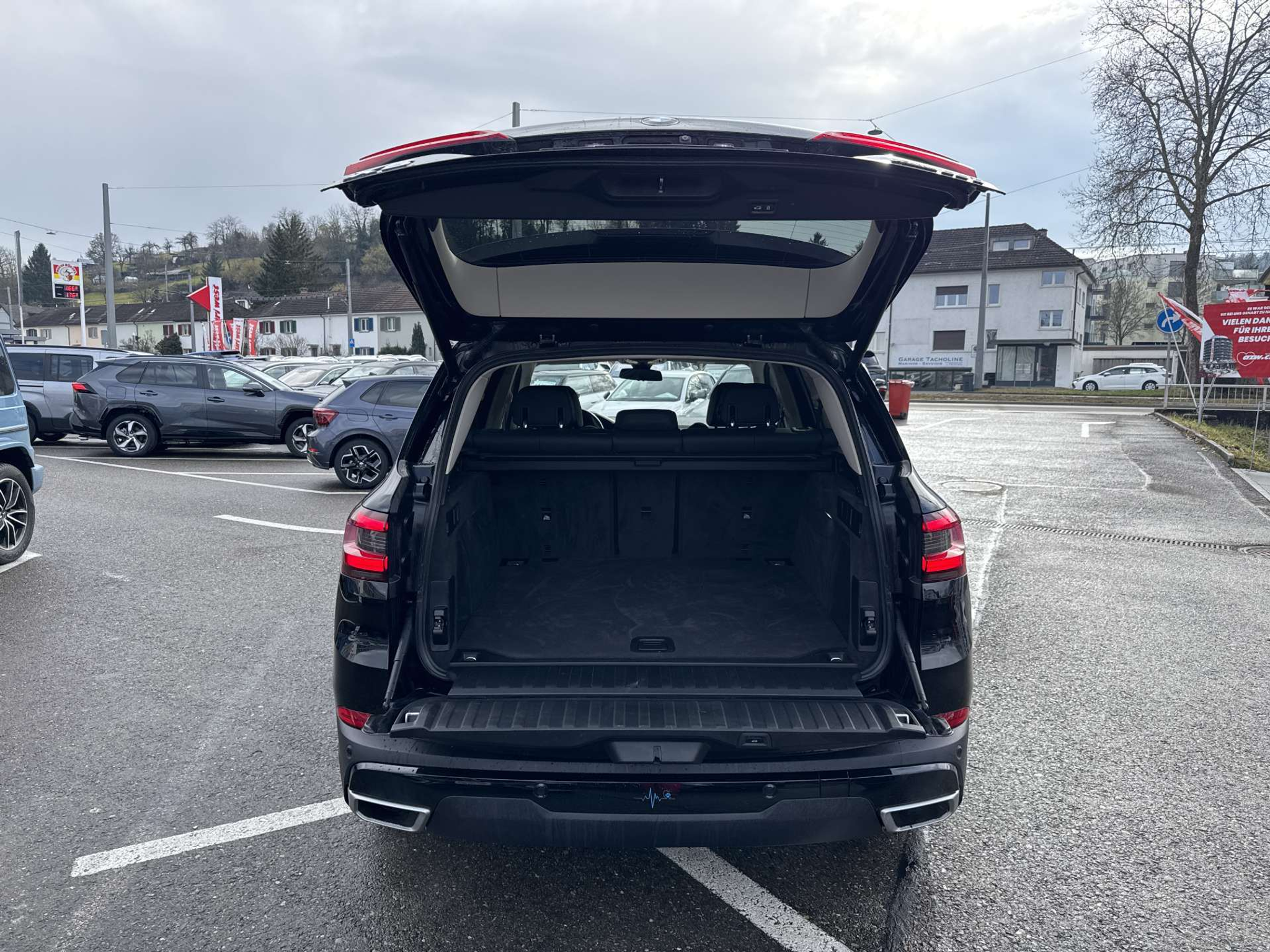 listing desktop thumbnail image 7