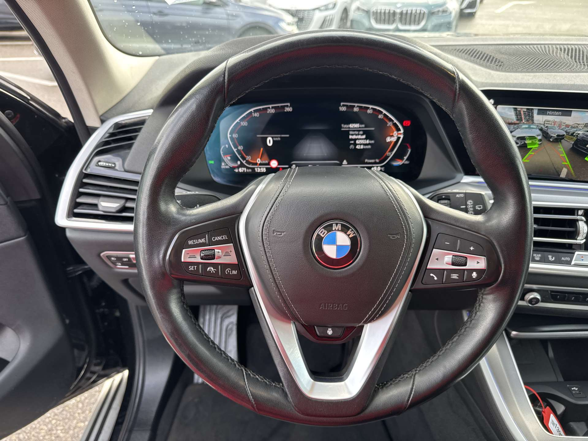 listing desktop thumbnail image 15