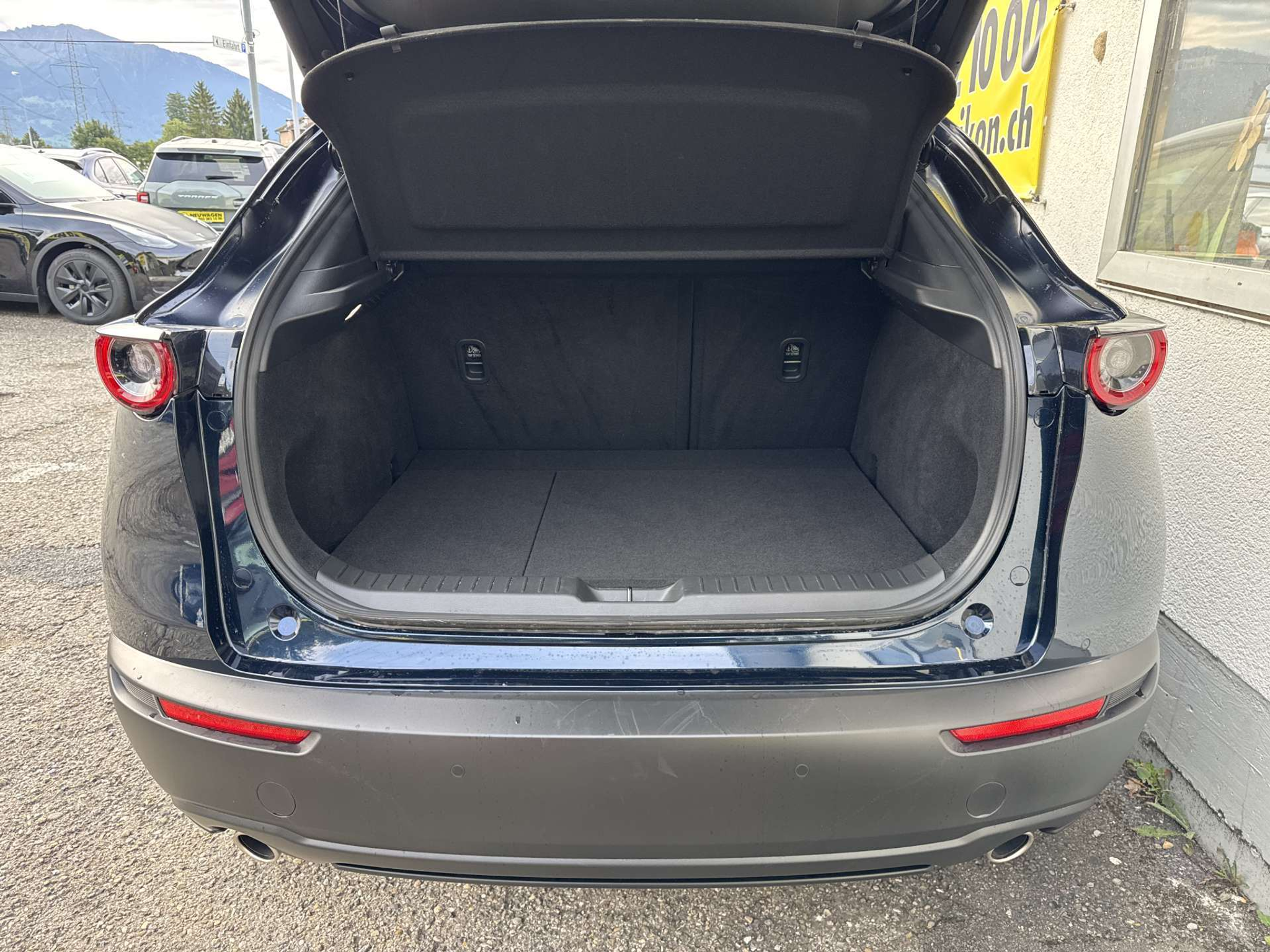 listing desktop thumbnail image 8