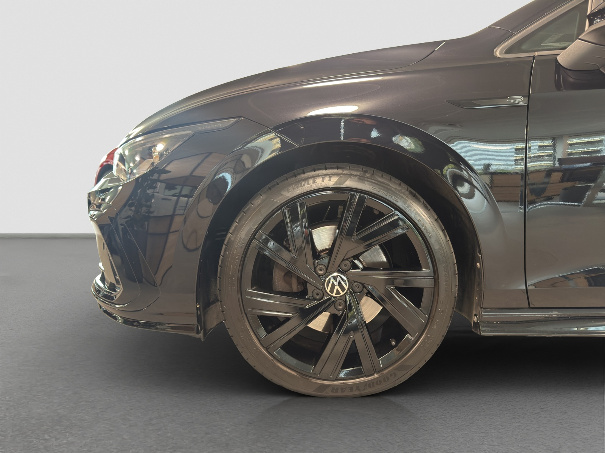 listing desktop thumbnail image 2