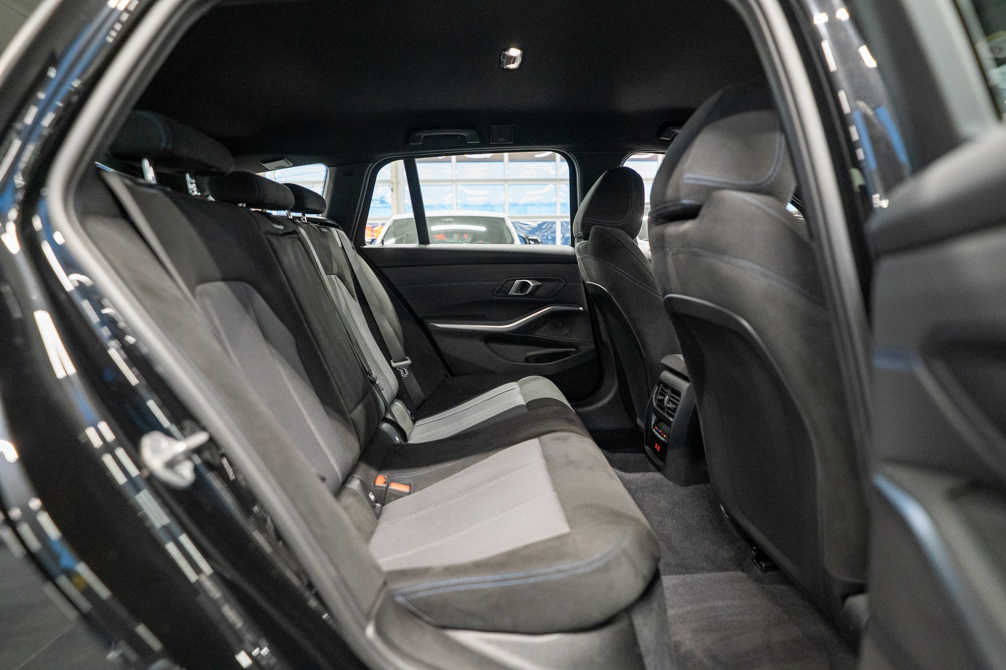 listing desktop thumbnail image 12