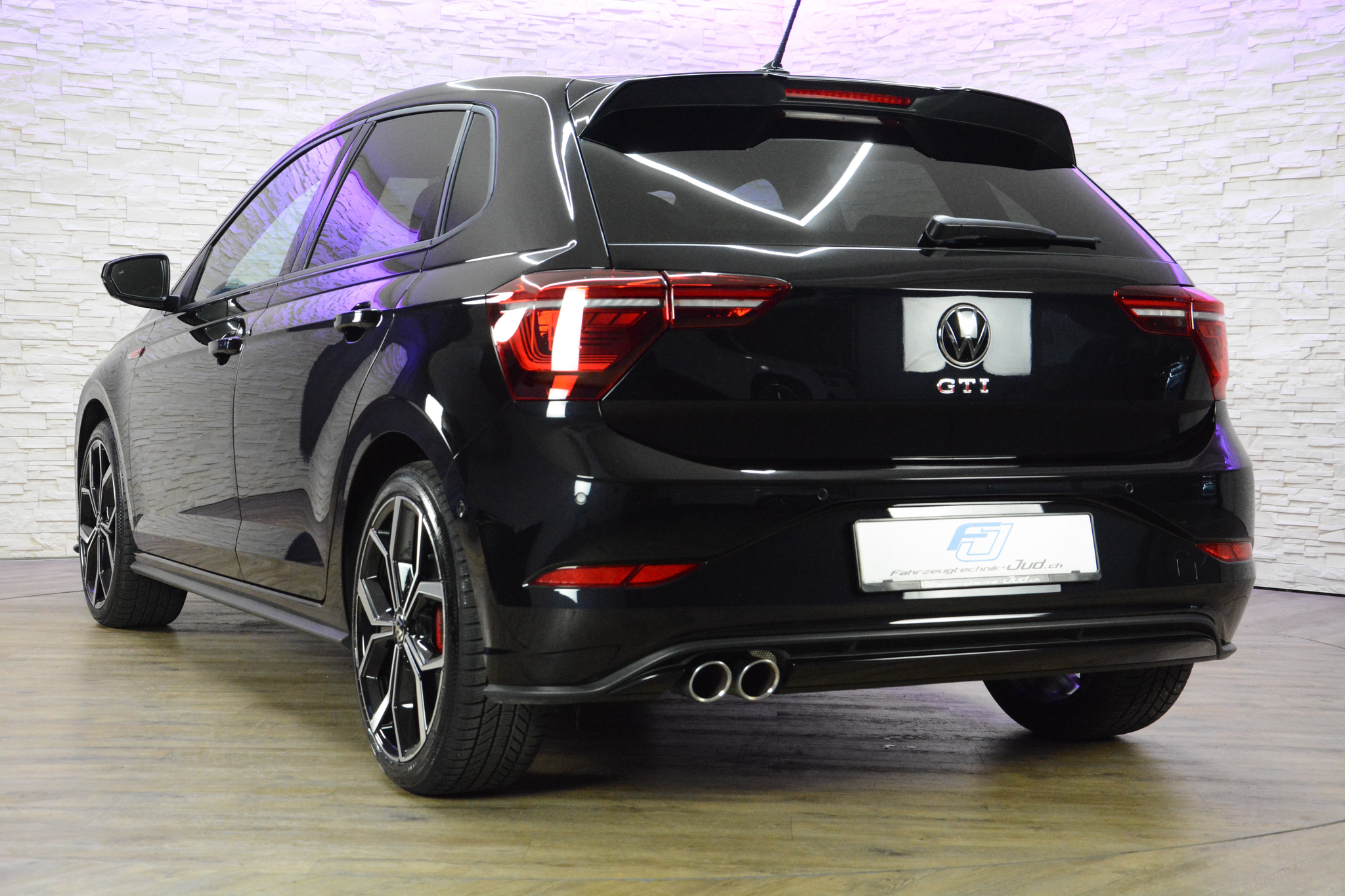 listing desktop thumbnail image 5