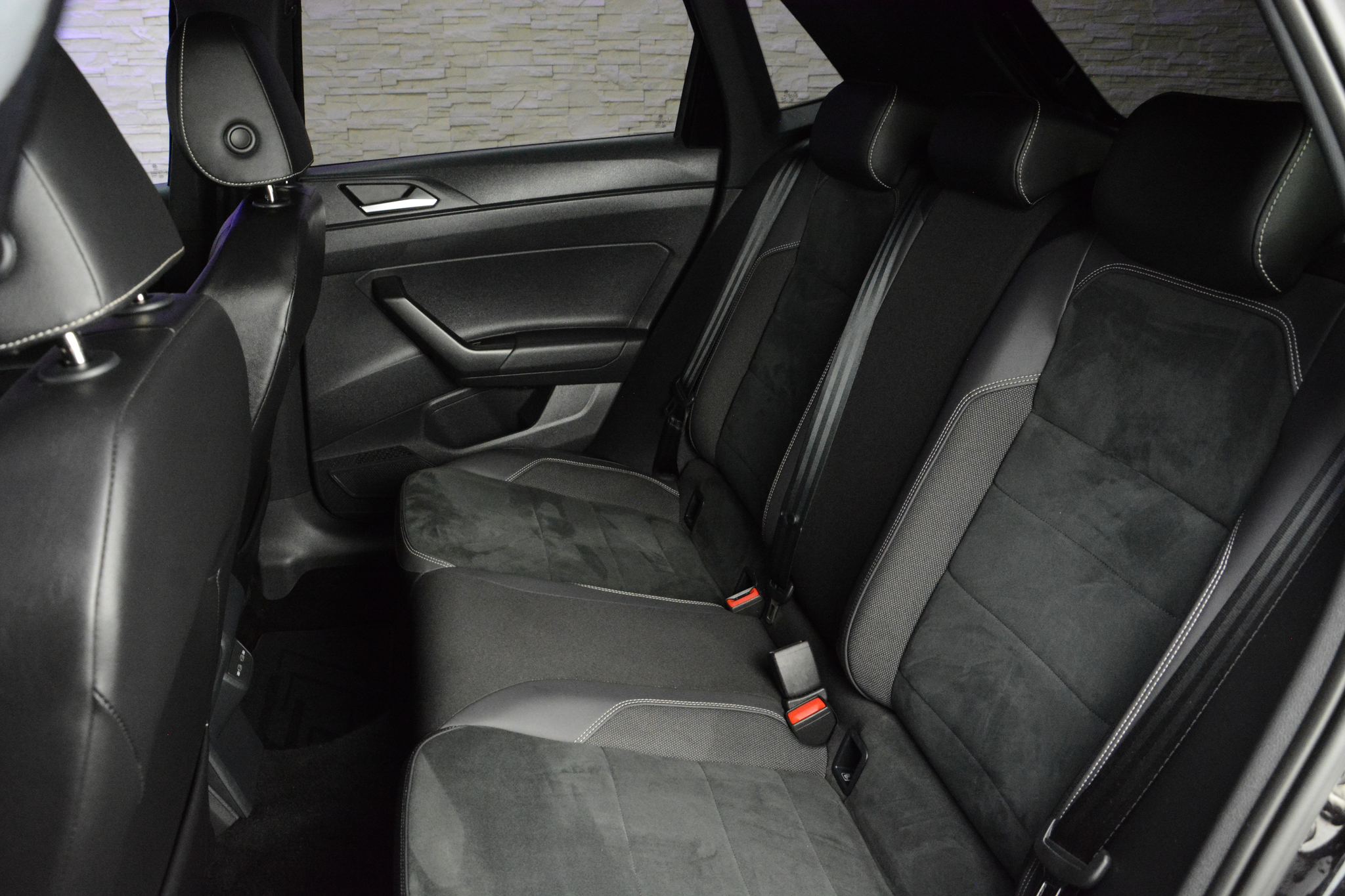 listing desktop thumbnail image 9