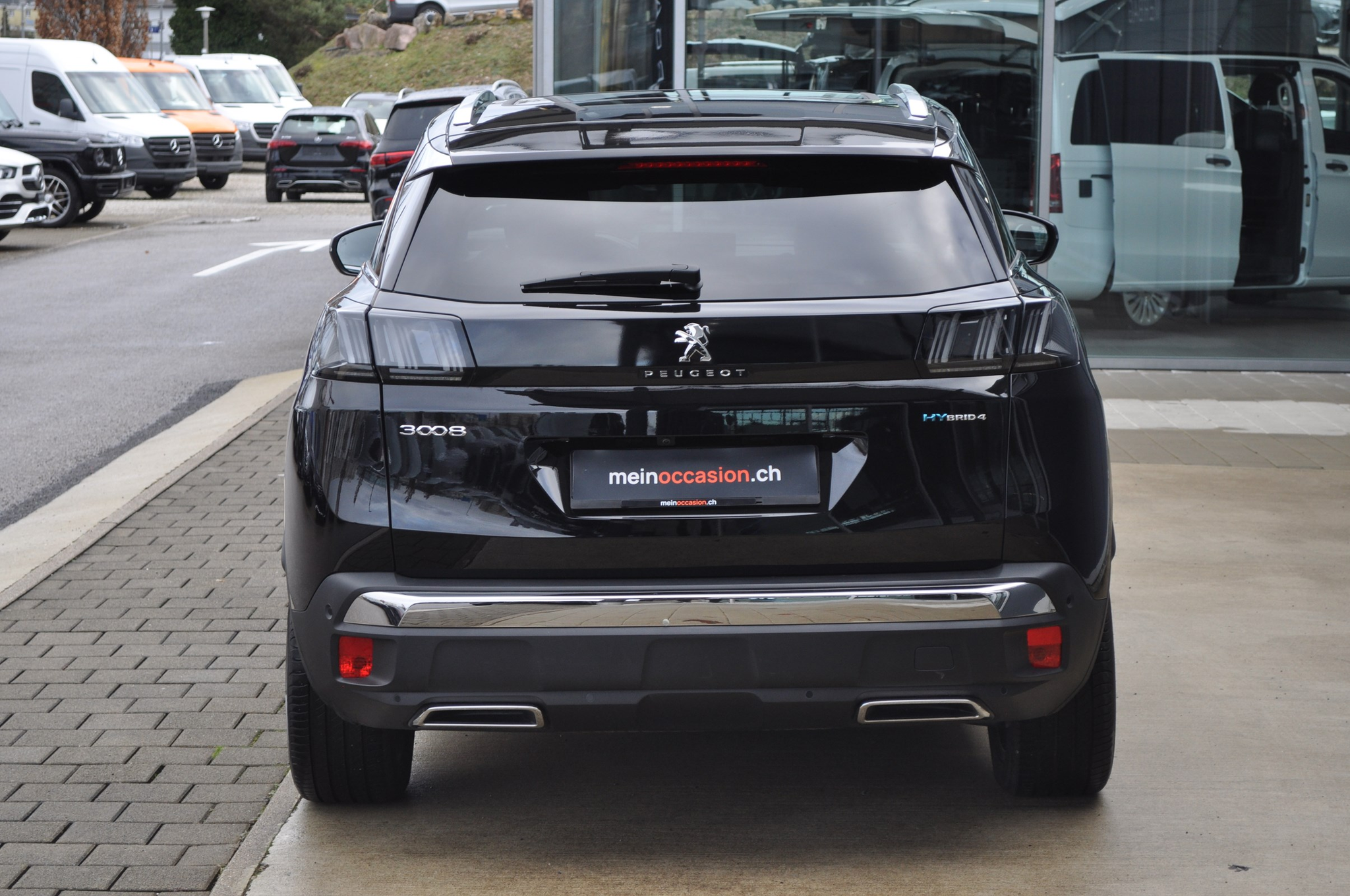 listing desktop thumbnail image 4