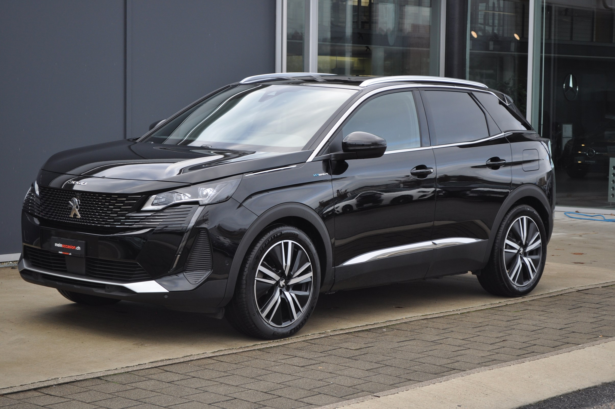 listing desktop thumbnail image 1