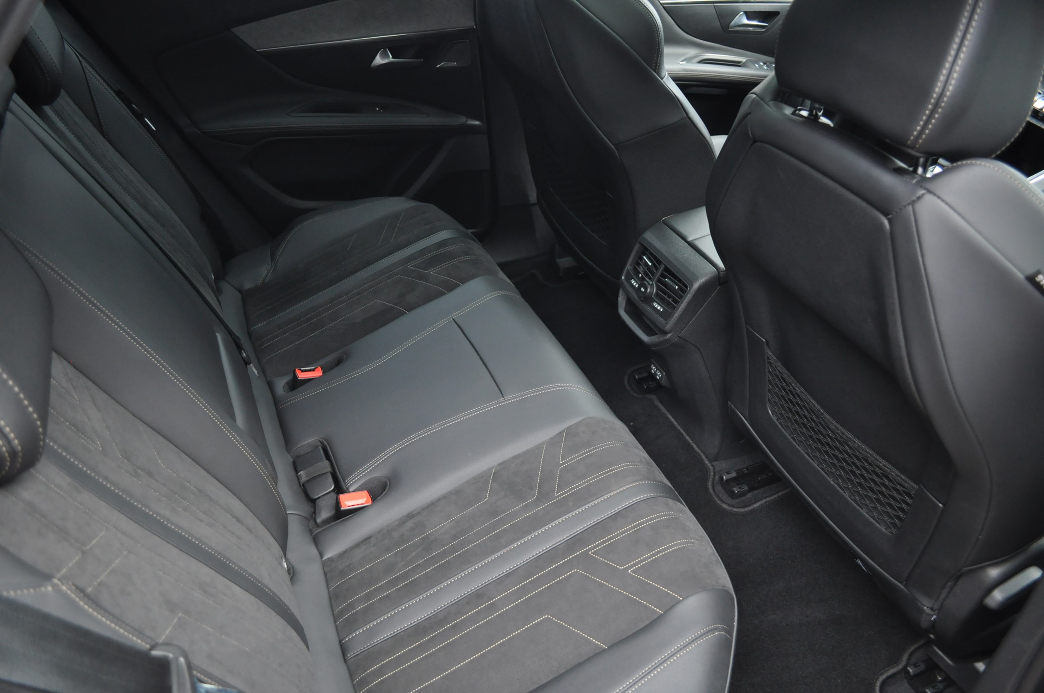 listing desktop thumbnail image 13