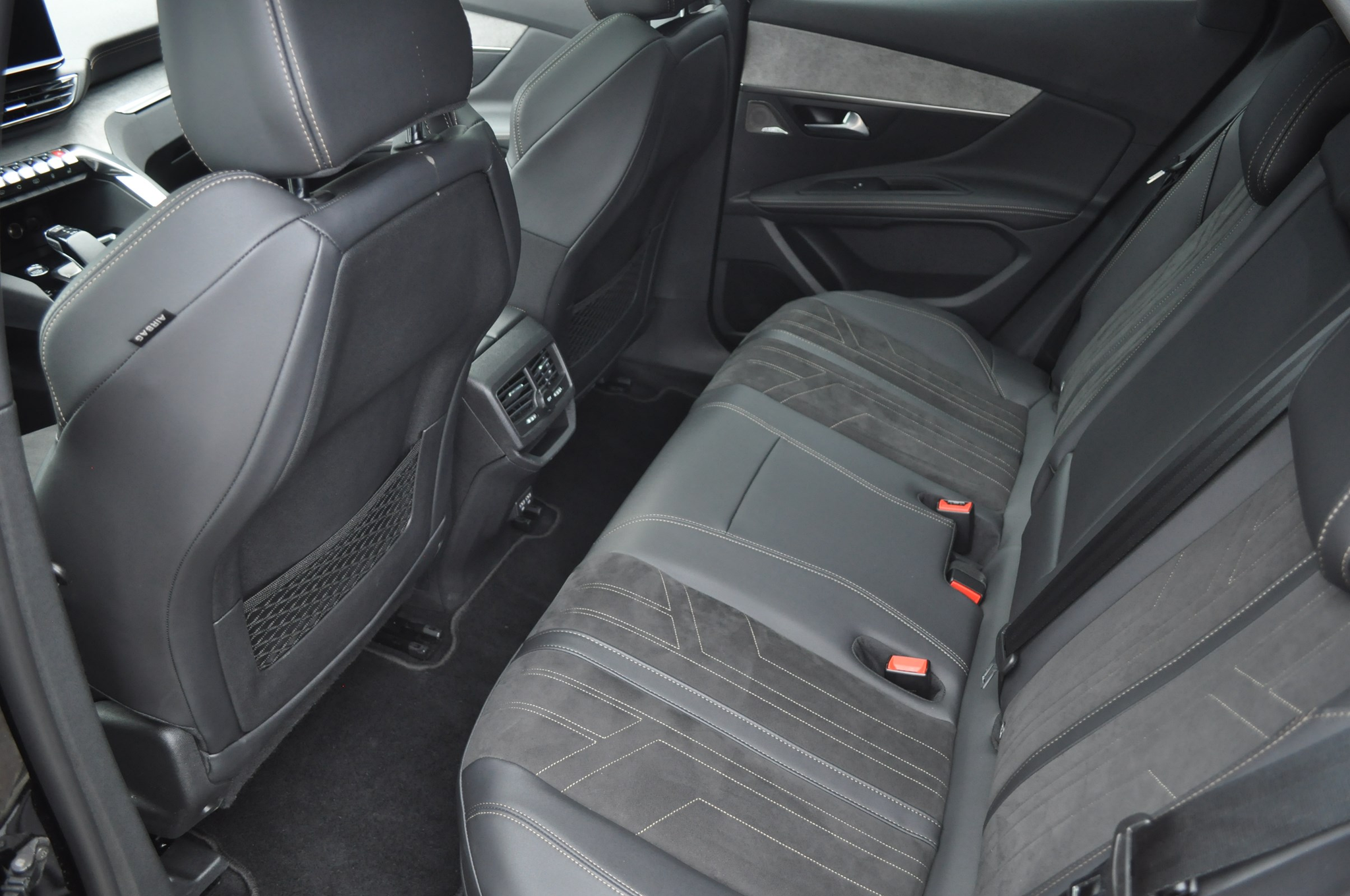 listing desktop thumbnail image 9