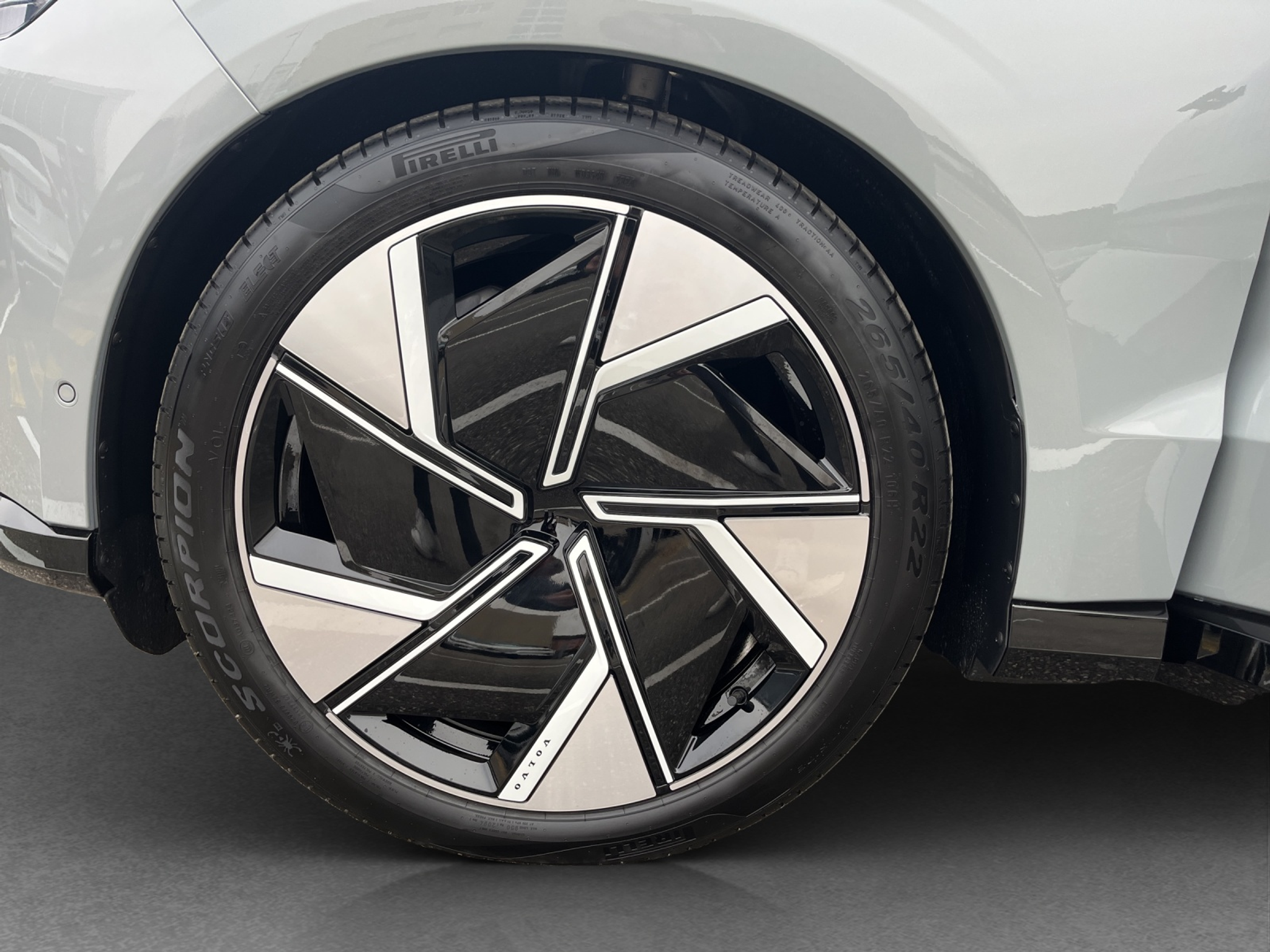 listing desktop thumbnail image 15