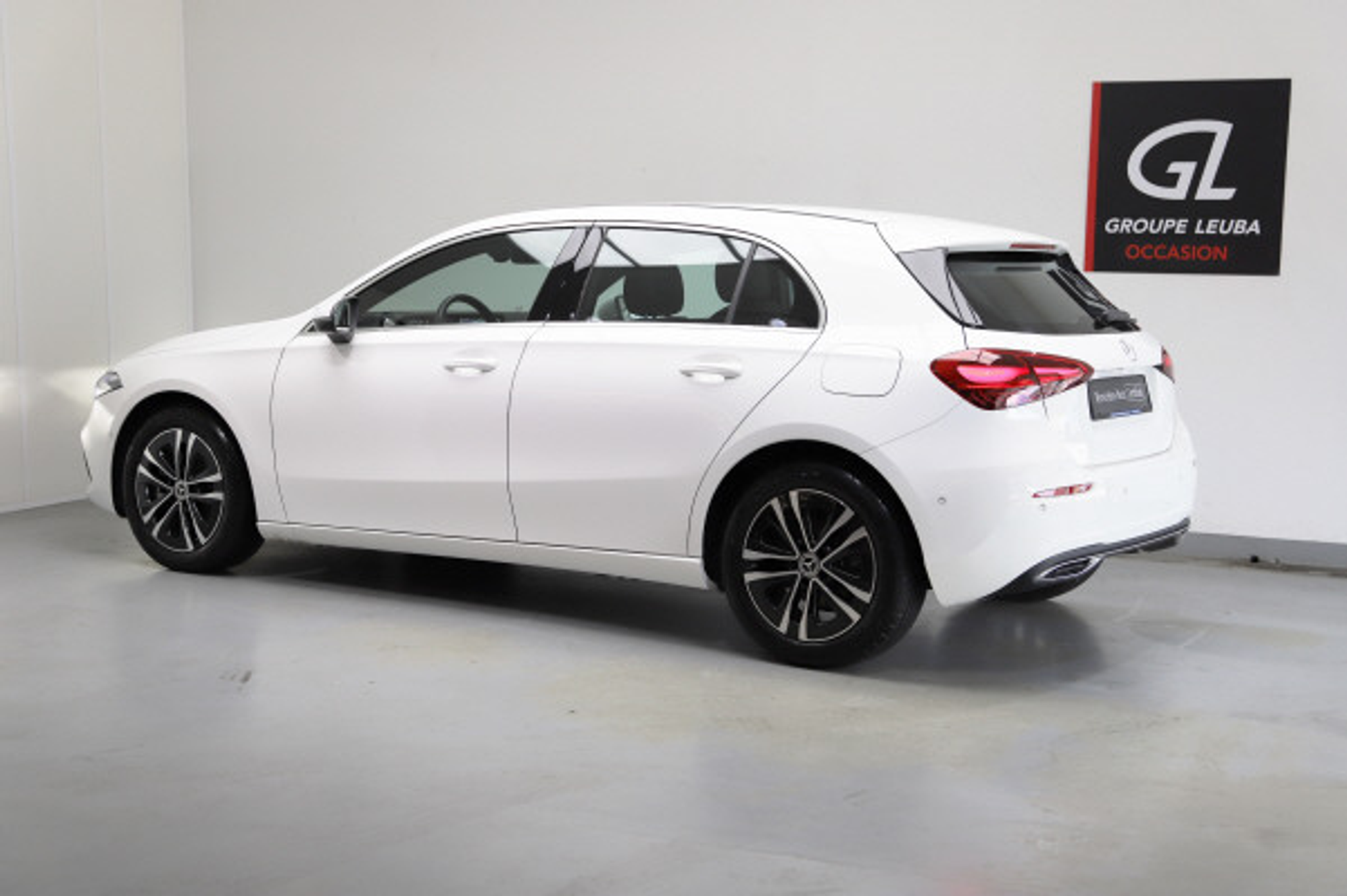 listing desktop thumbnail image 2