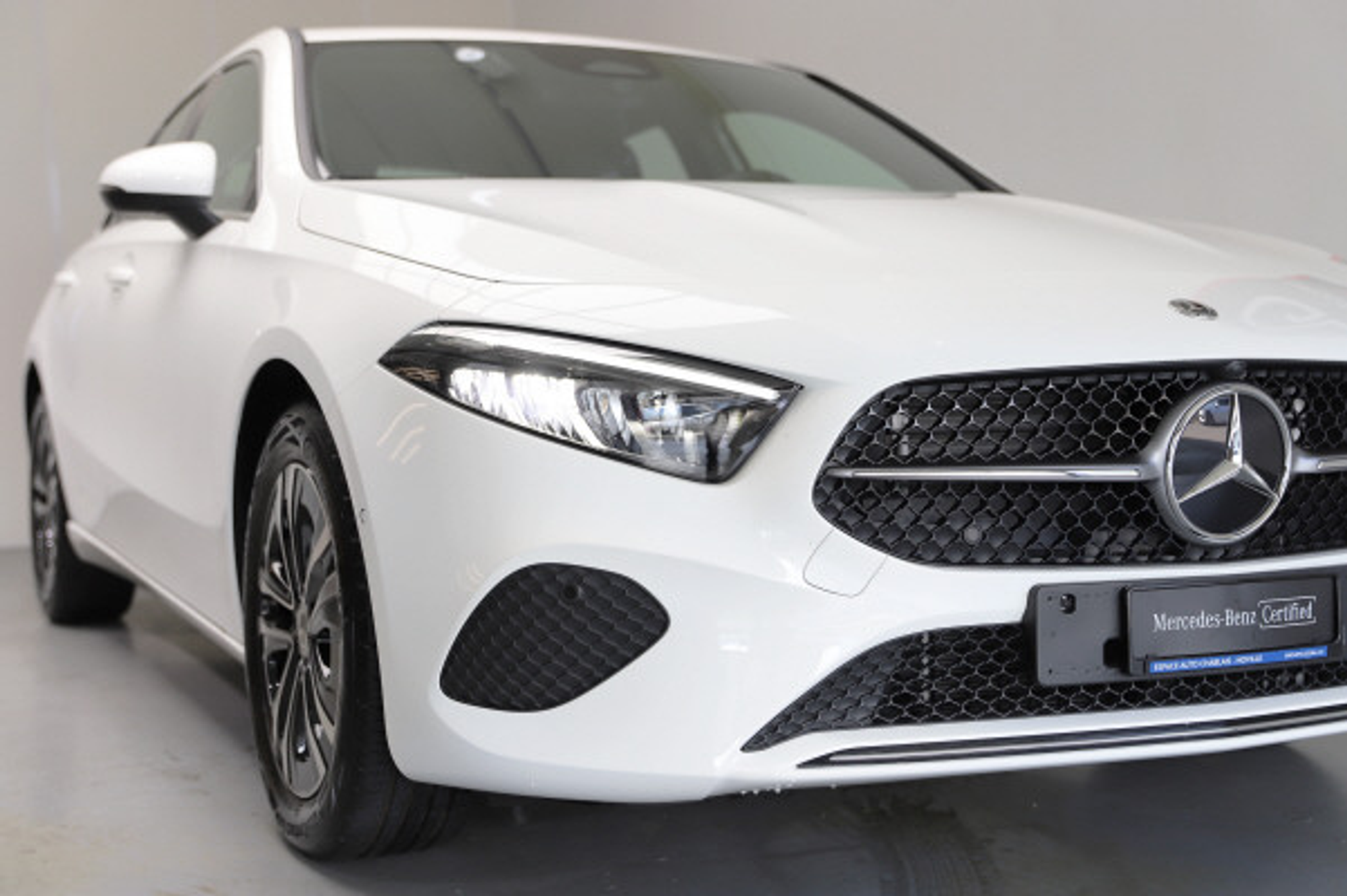 listing desktop thumbnail image 1