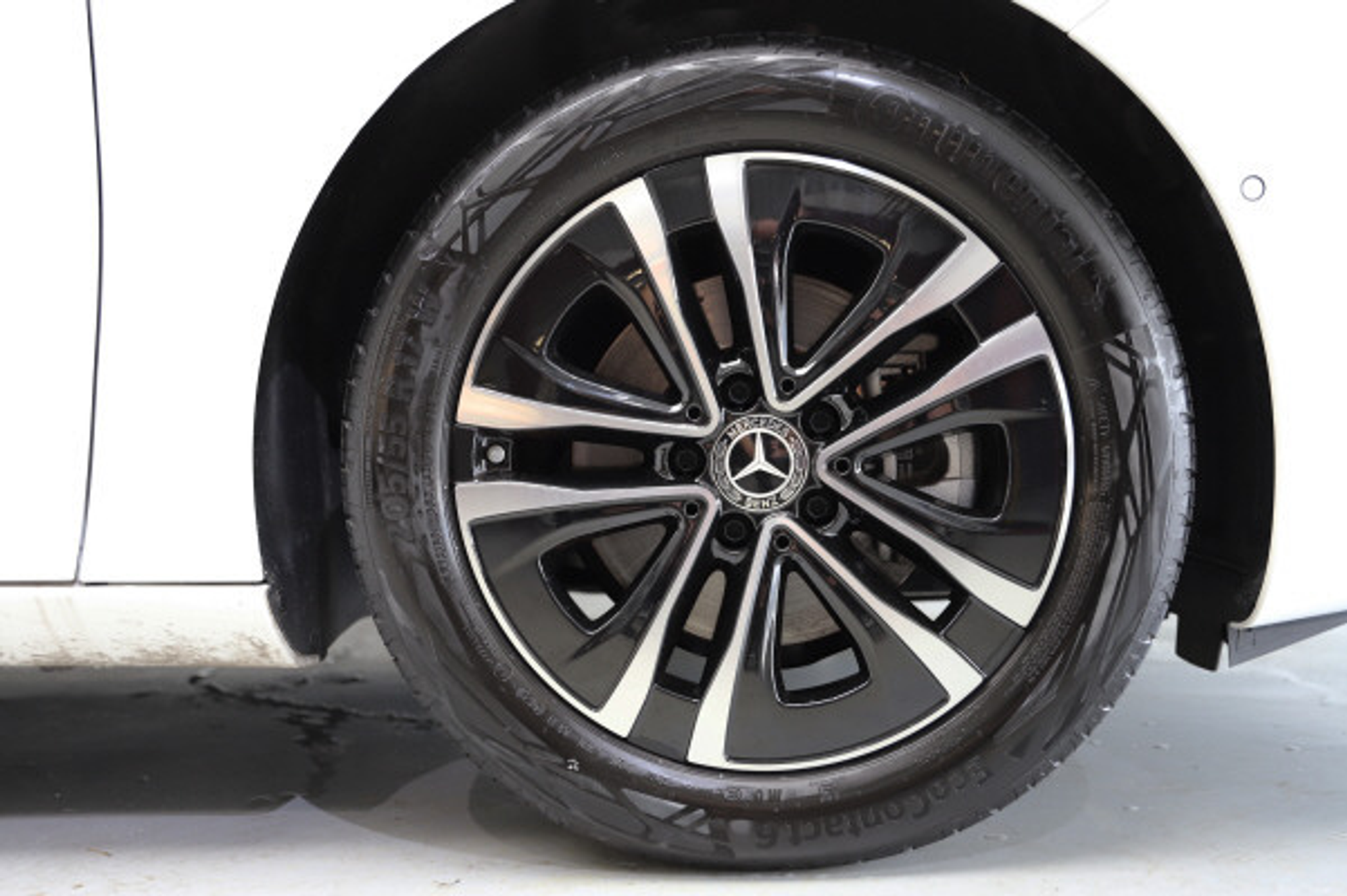 listing desktop thumbnail image 12