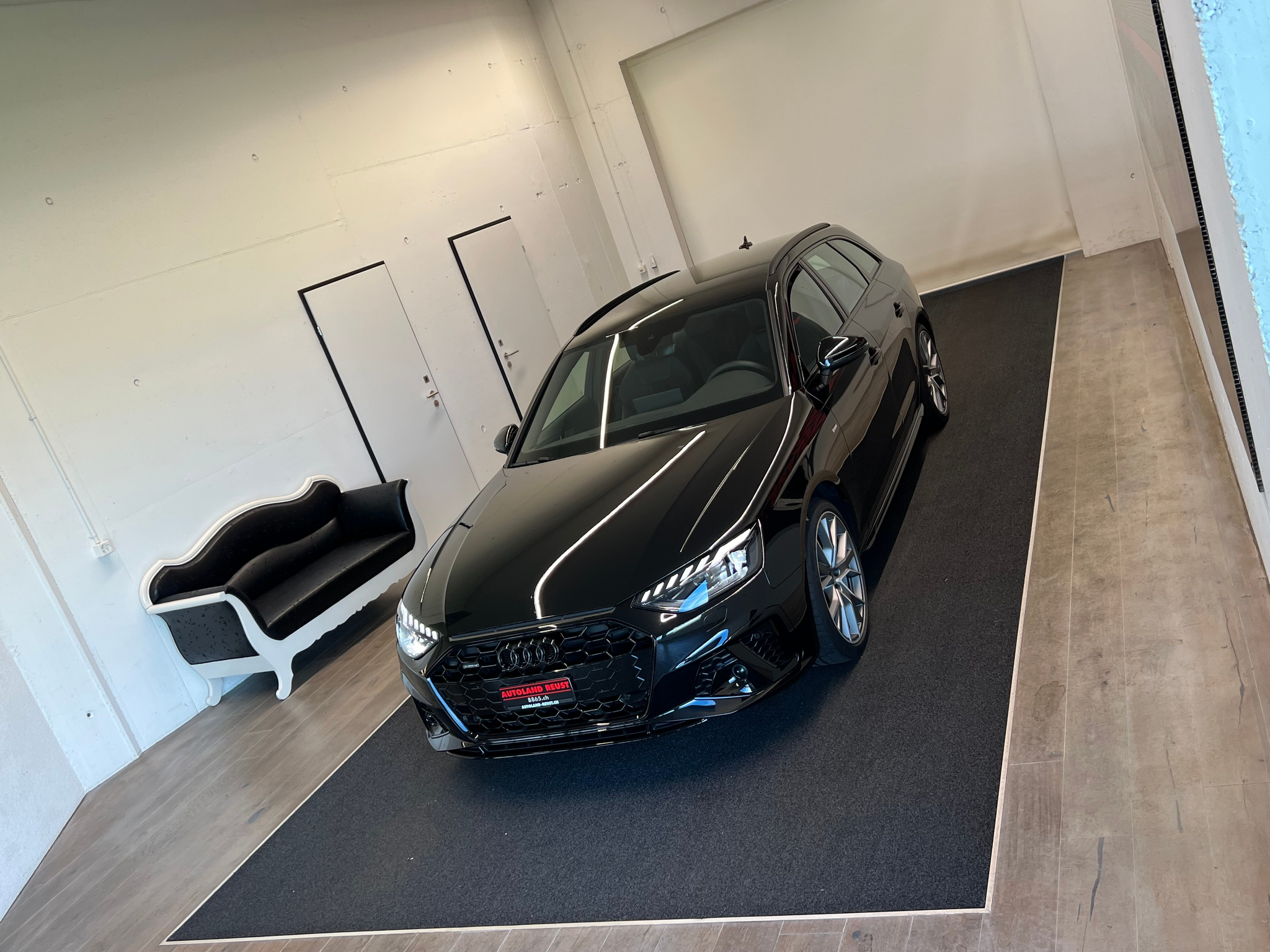 listing desktop thumbnail image 3