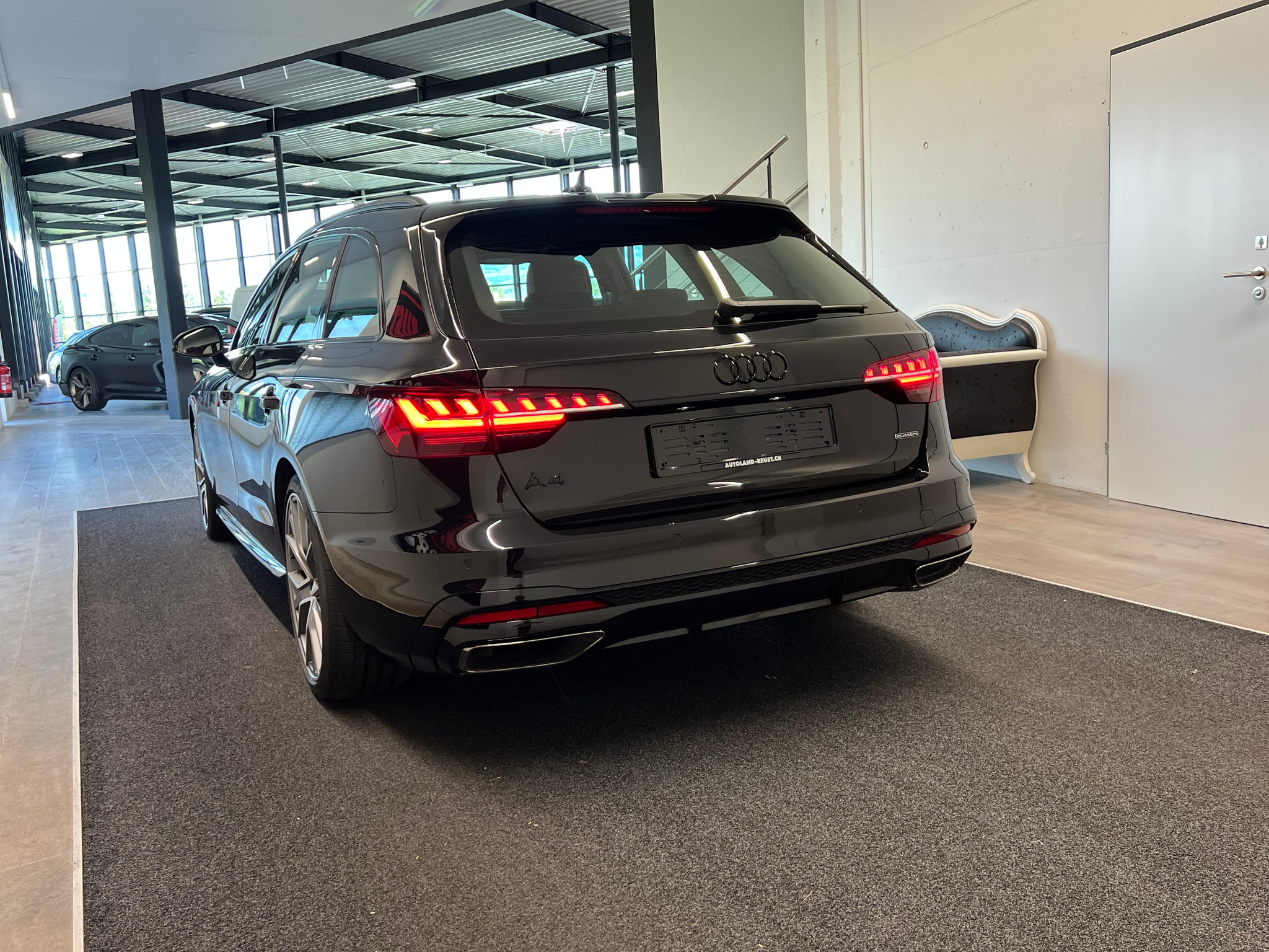 listing desktop thumbnail image 7