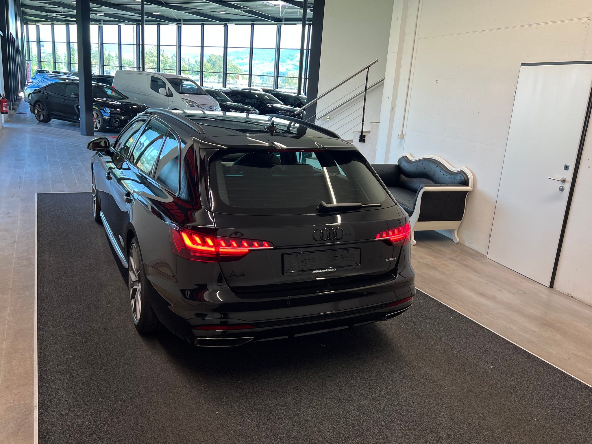 listing desktop thumbnail image 8