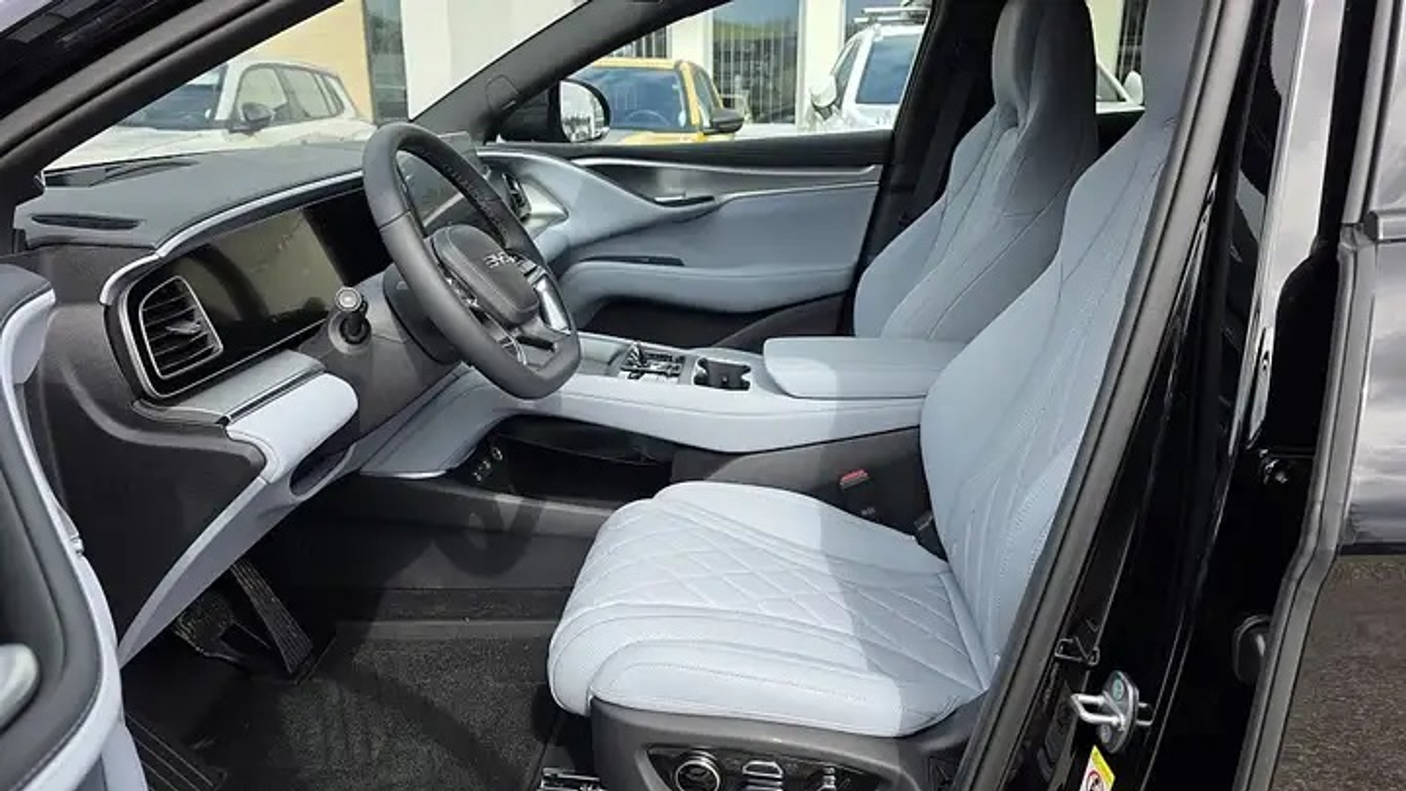 listing desktop thumbnail image 16