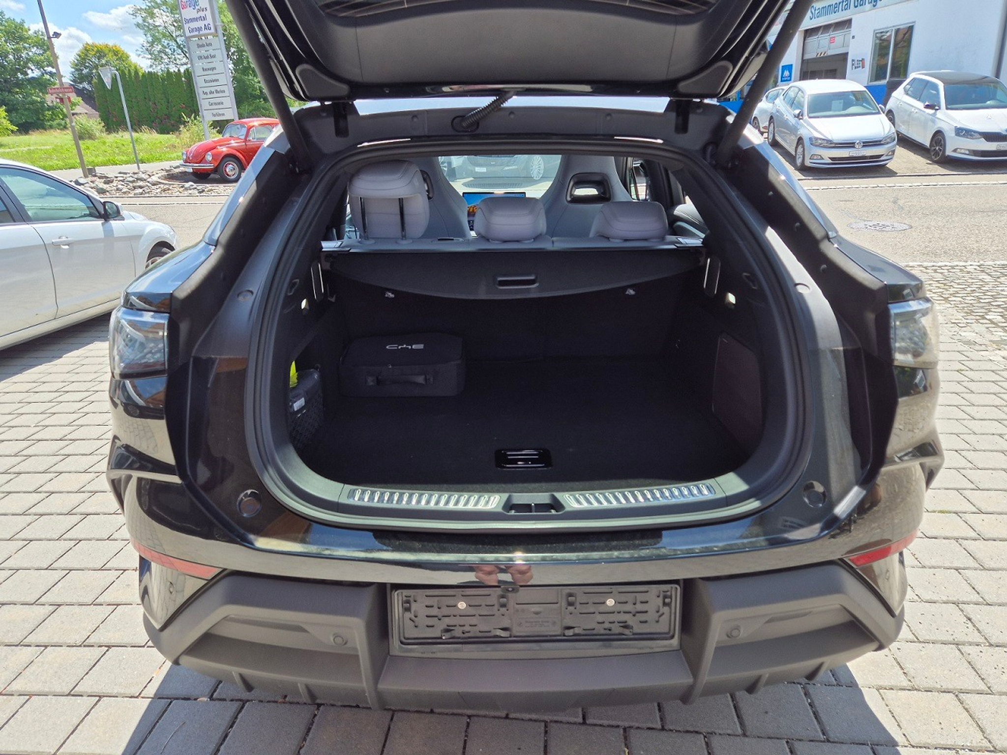 listing desktop thumbnail image 4