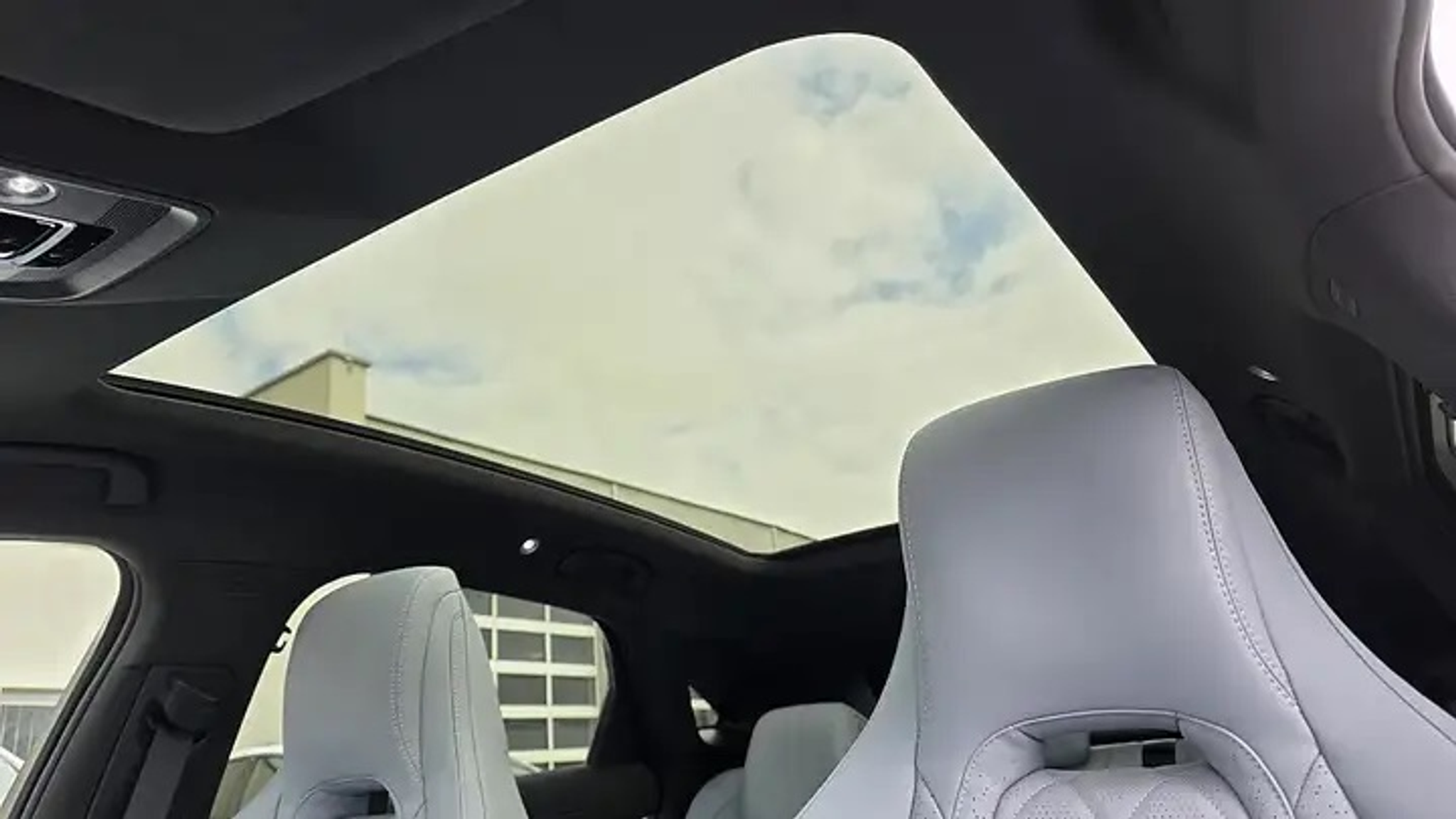 listing desktop thumbnail image 11