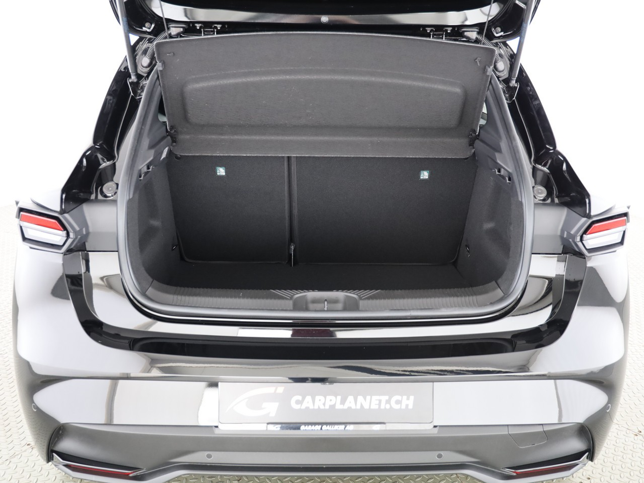 listing desktop thumbnail image 8