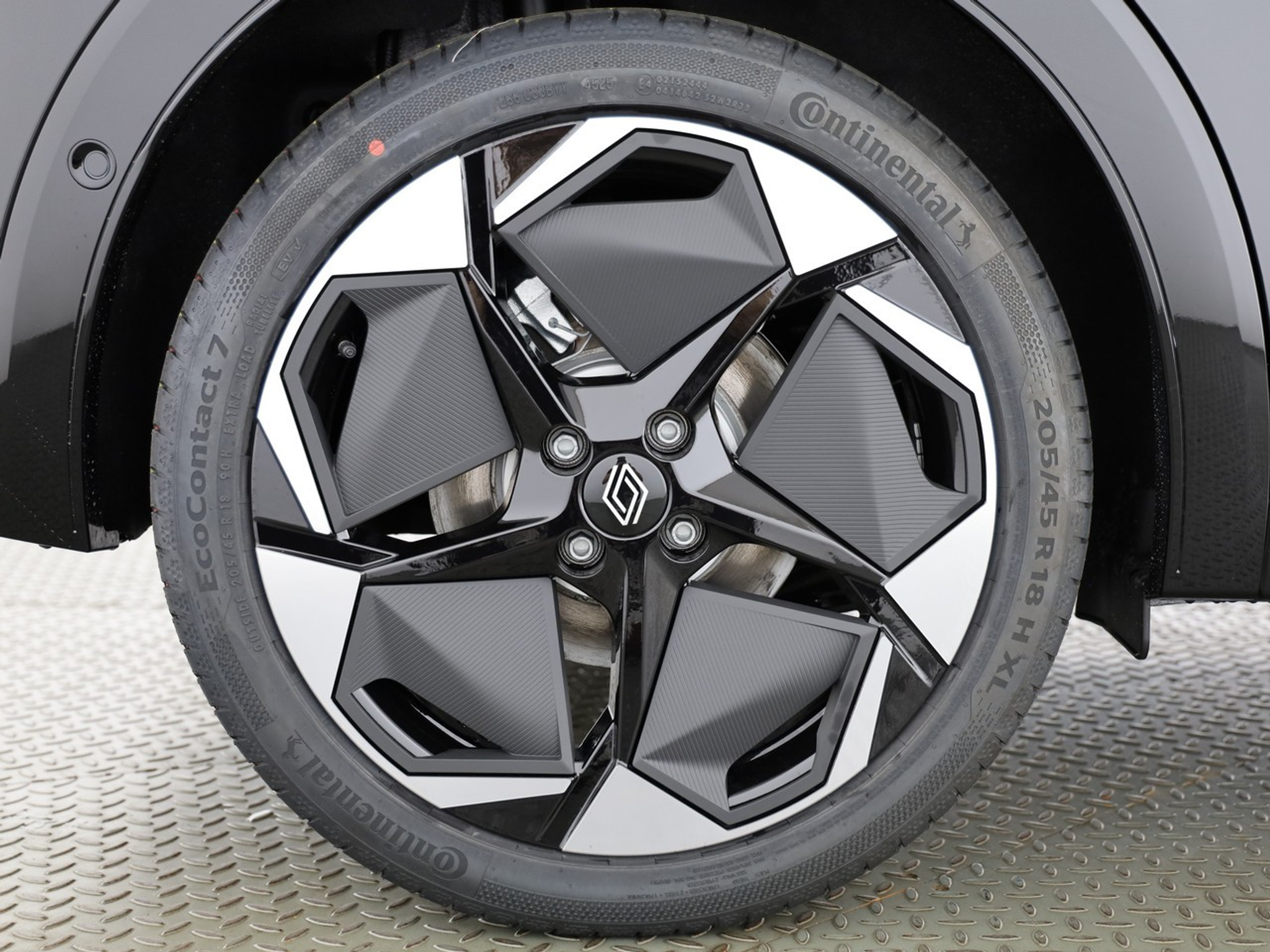 listing desktop thumbnail image 3