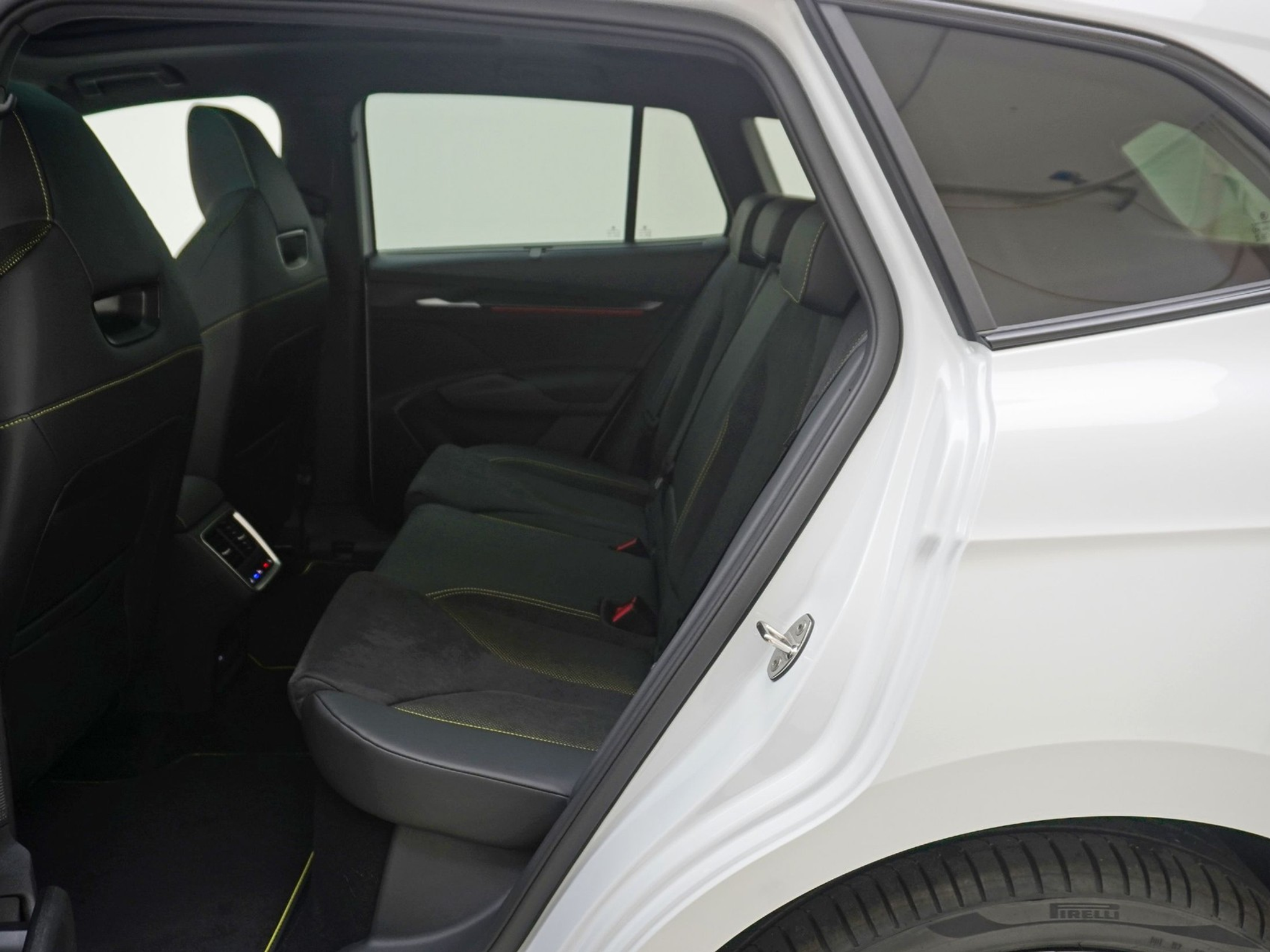 listing desktop thumbnail image 15