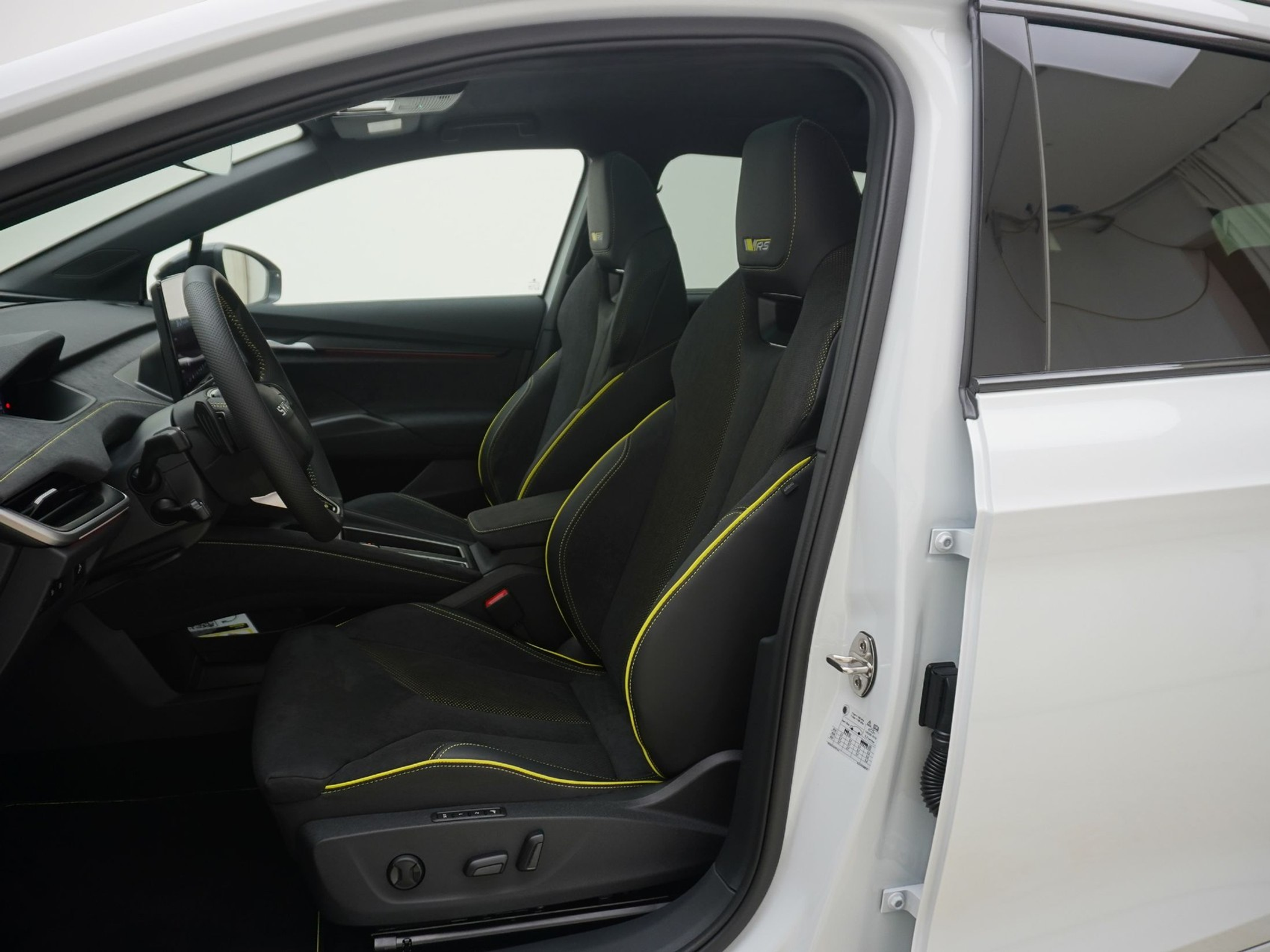 listing desktop thumbnail image 12